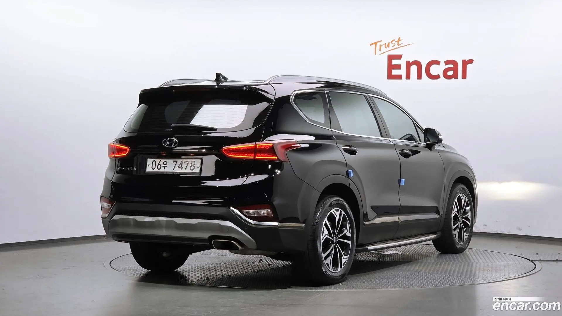 Main__Slider__Photo:Santafe Hyundai 2019.6-1