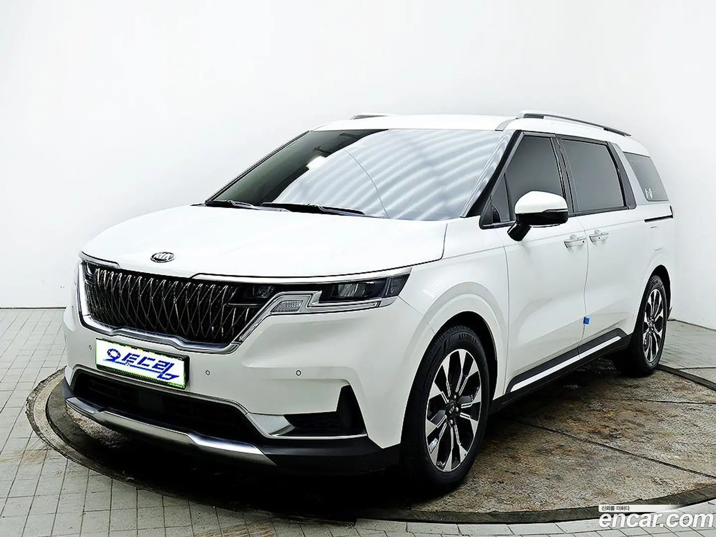 Main__Slider__Photo:Canival Kia 2021.5-1