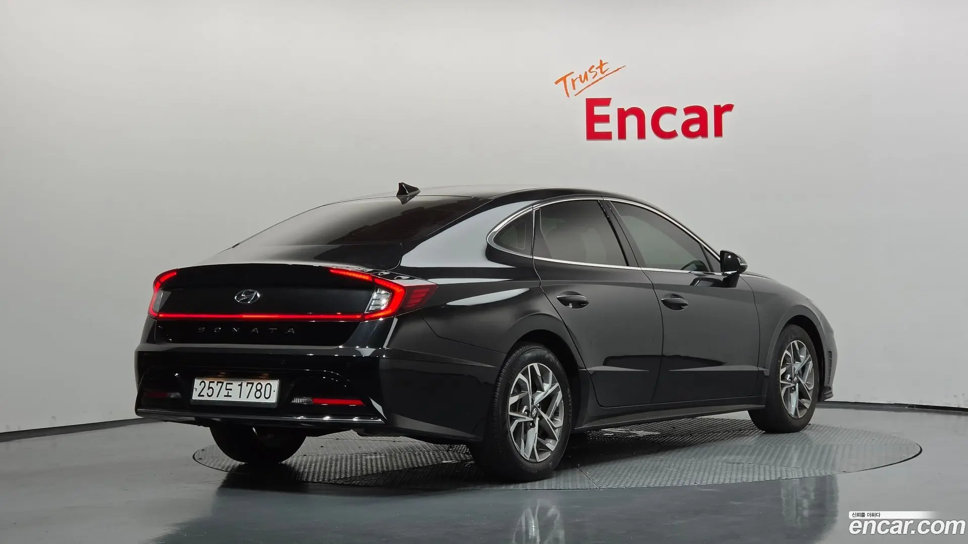 Main__Slider__Photo:Sonata Hyundai 2022.3-1