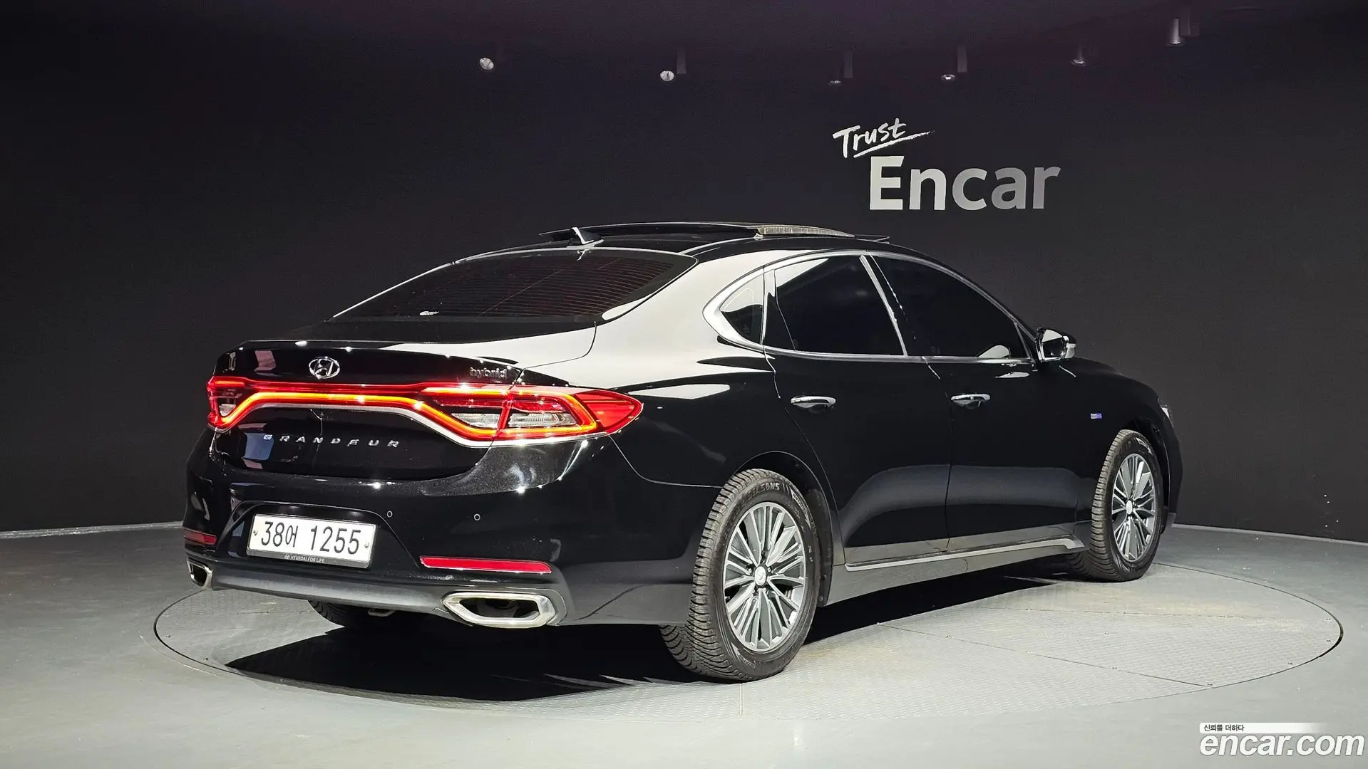 Main__Slider__Photo:Grandeur Hyundai 2017.8-1