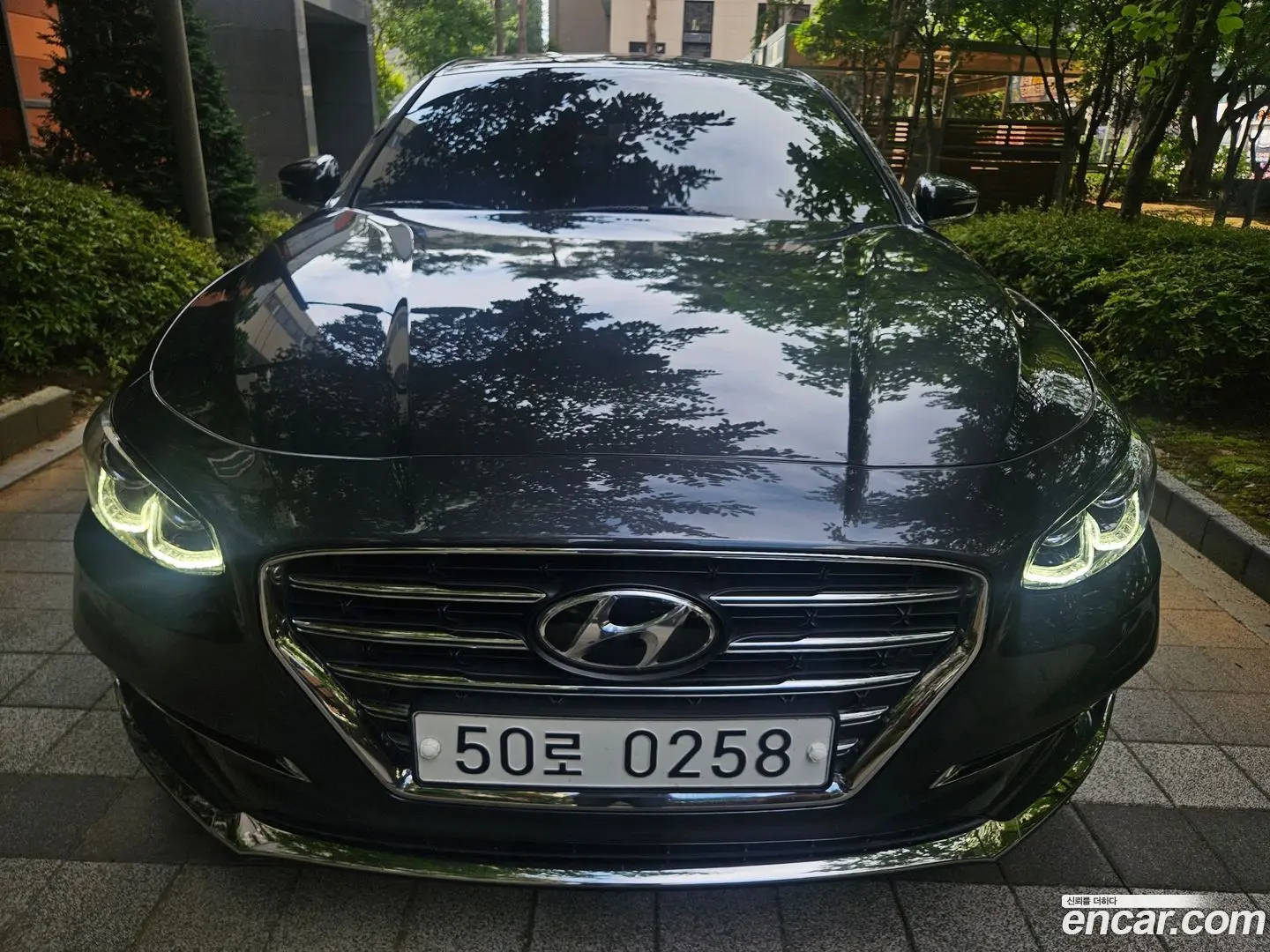 Main__Slider__Photo:Grandeur Hyundai 2016.10-1