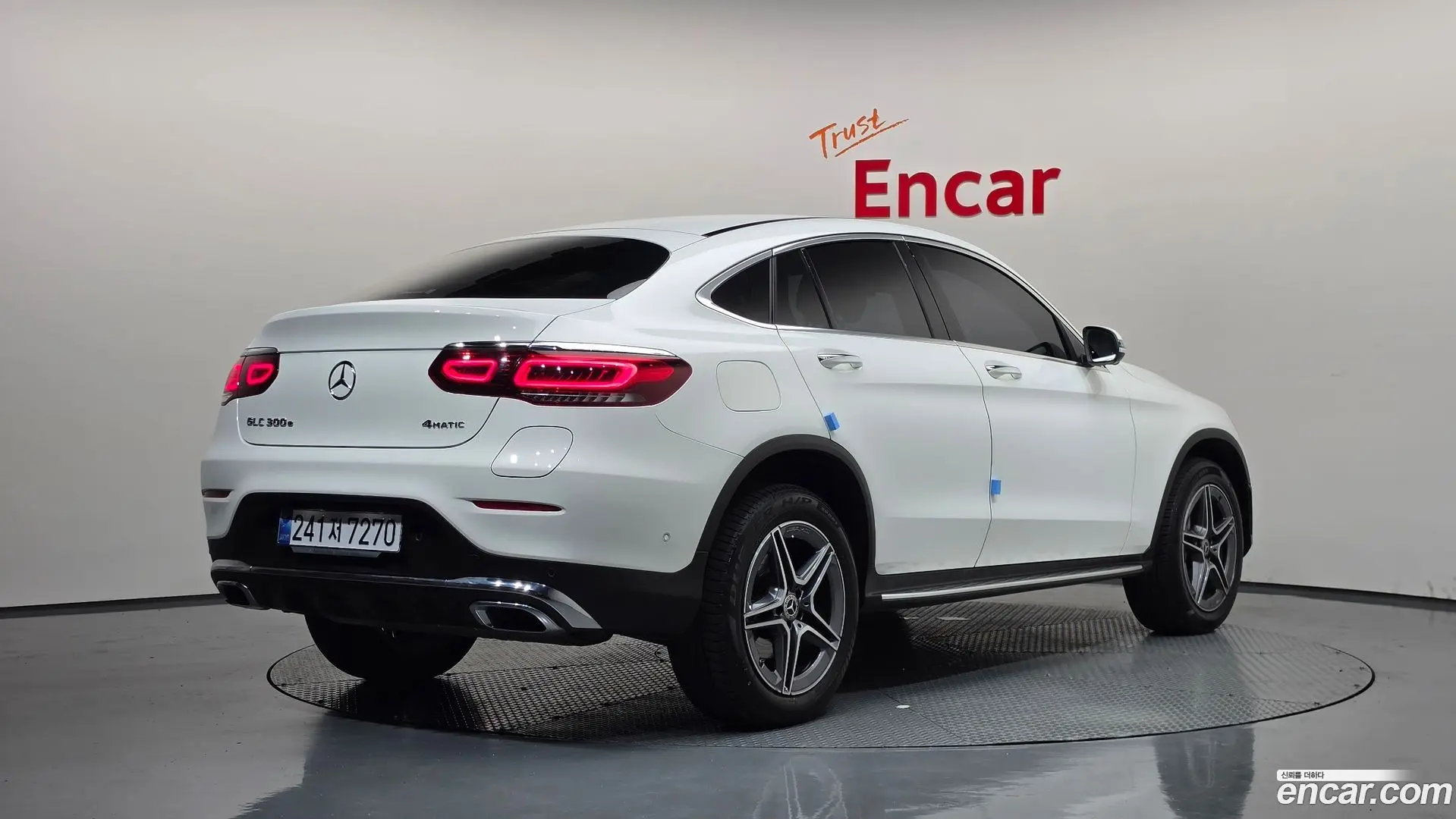 Main__Slider__Photo:GLC-Class Mercedes-Benz 2023.0-1