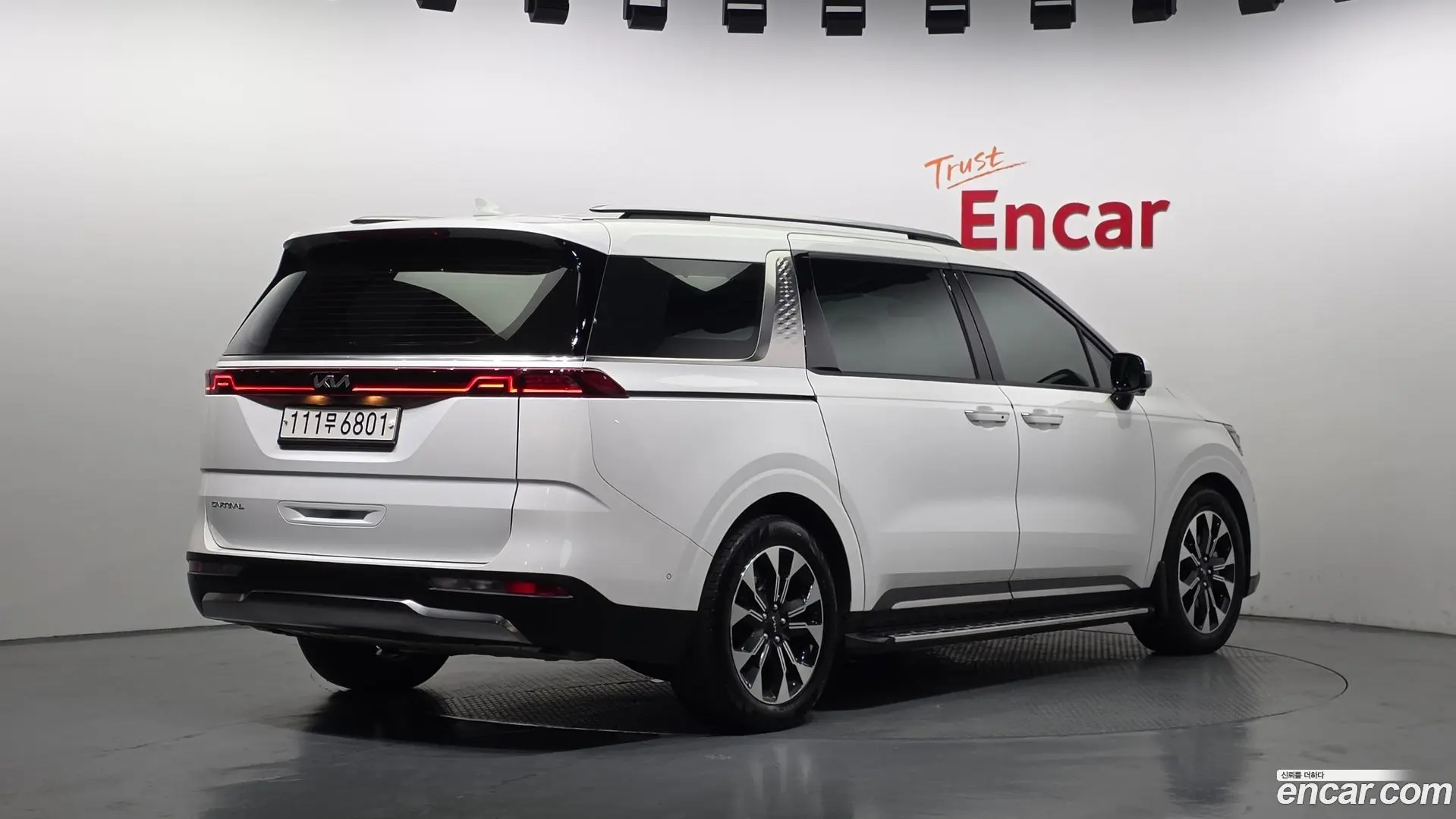 Main__Slider__Photo:Canival Kia 2022.5-1