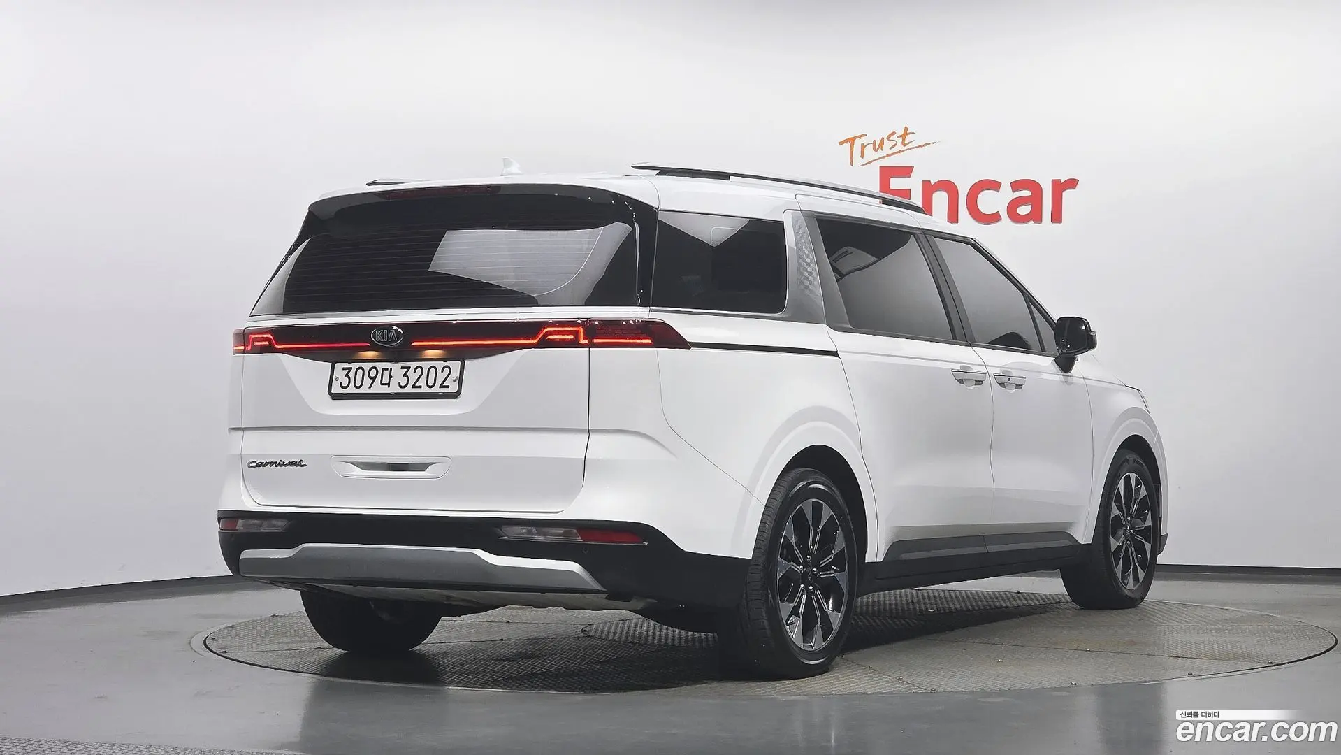 Main__Slider__Photo:Canival Kia 2020.11-1
