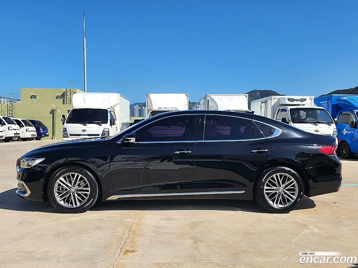 Main__Slider__Photo:Grandeur Hyundai 2019.5-1