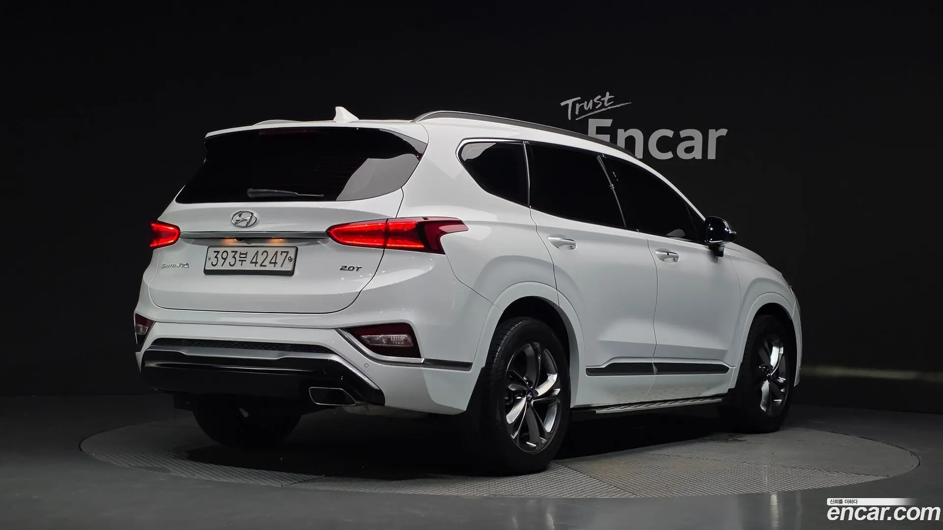 Main__Slider__Photo:Santafe Hyundai 2019.6-1