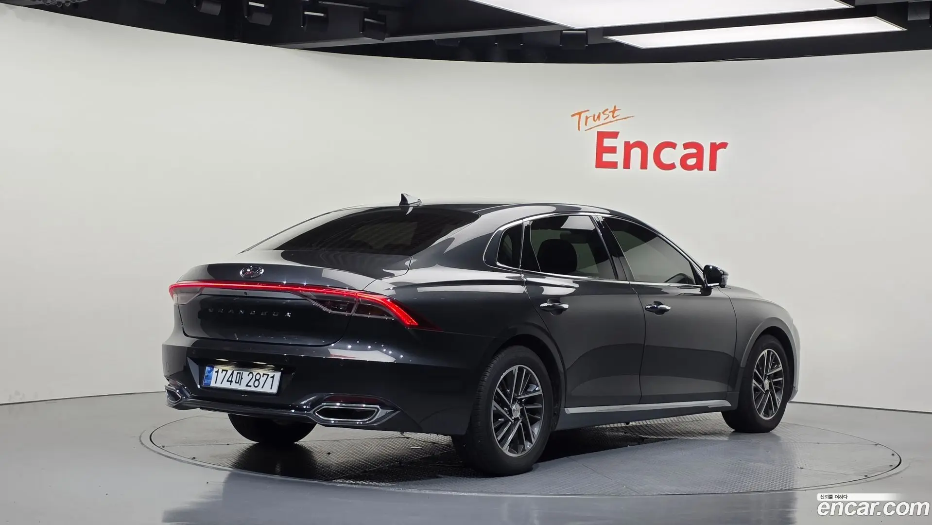 Main__Slider__Photo:Grandeur Hyundai 2021.0-1