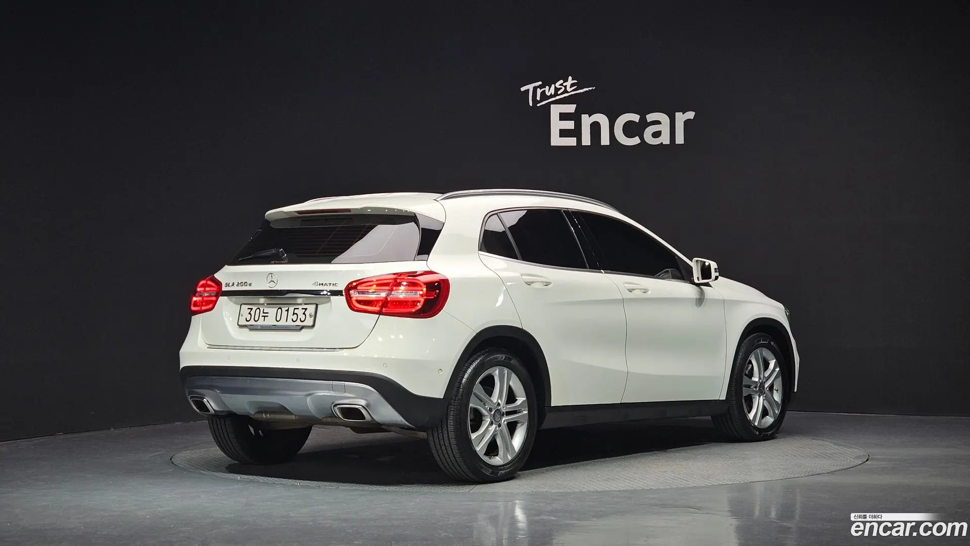 Main__Slider__Photo:GLA-Class Mercedes-Benz 2016.10-1