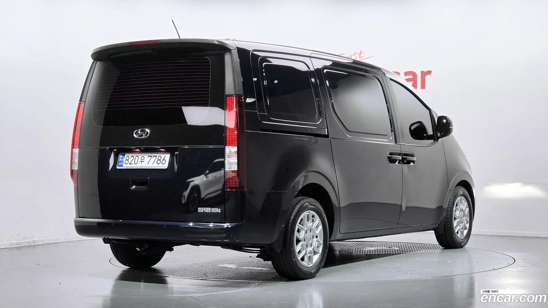 Main__Slider__Photo:Staria Hyundai 2022.6-1