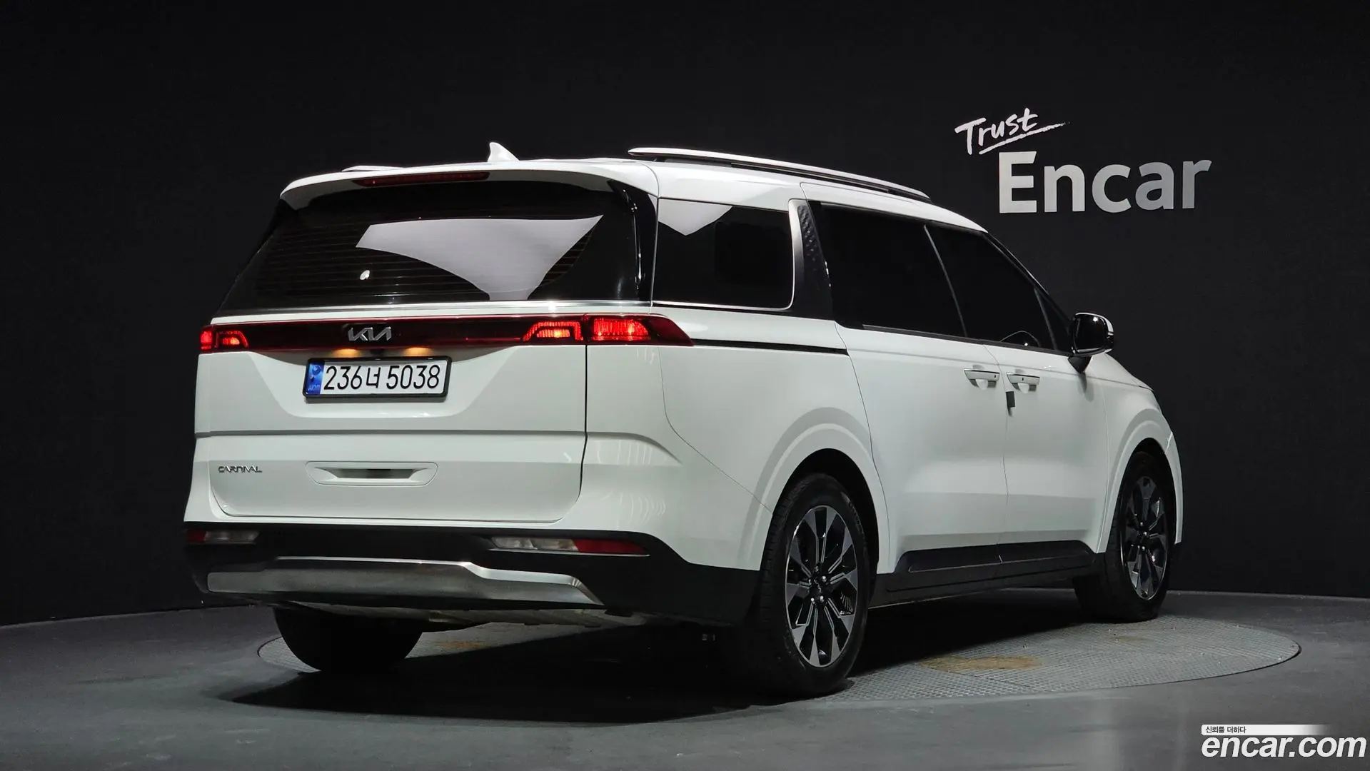 Main__Slider__Photo:Canival Kia 2022.9-1
