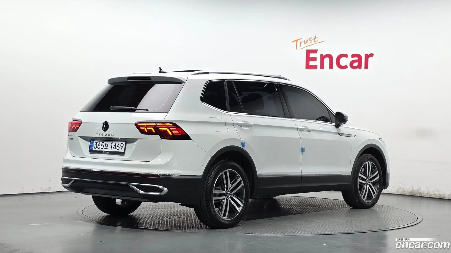 Main__Slider__Photo:Tiguan Volkswagen 2022.7-1