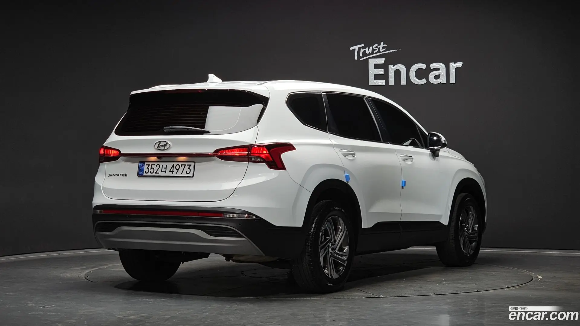 Main__Slider__Photo:Santafe Hyundai 2022.5-1
