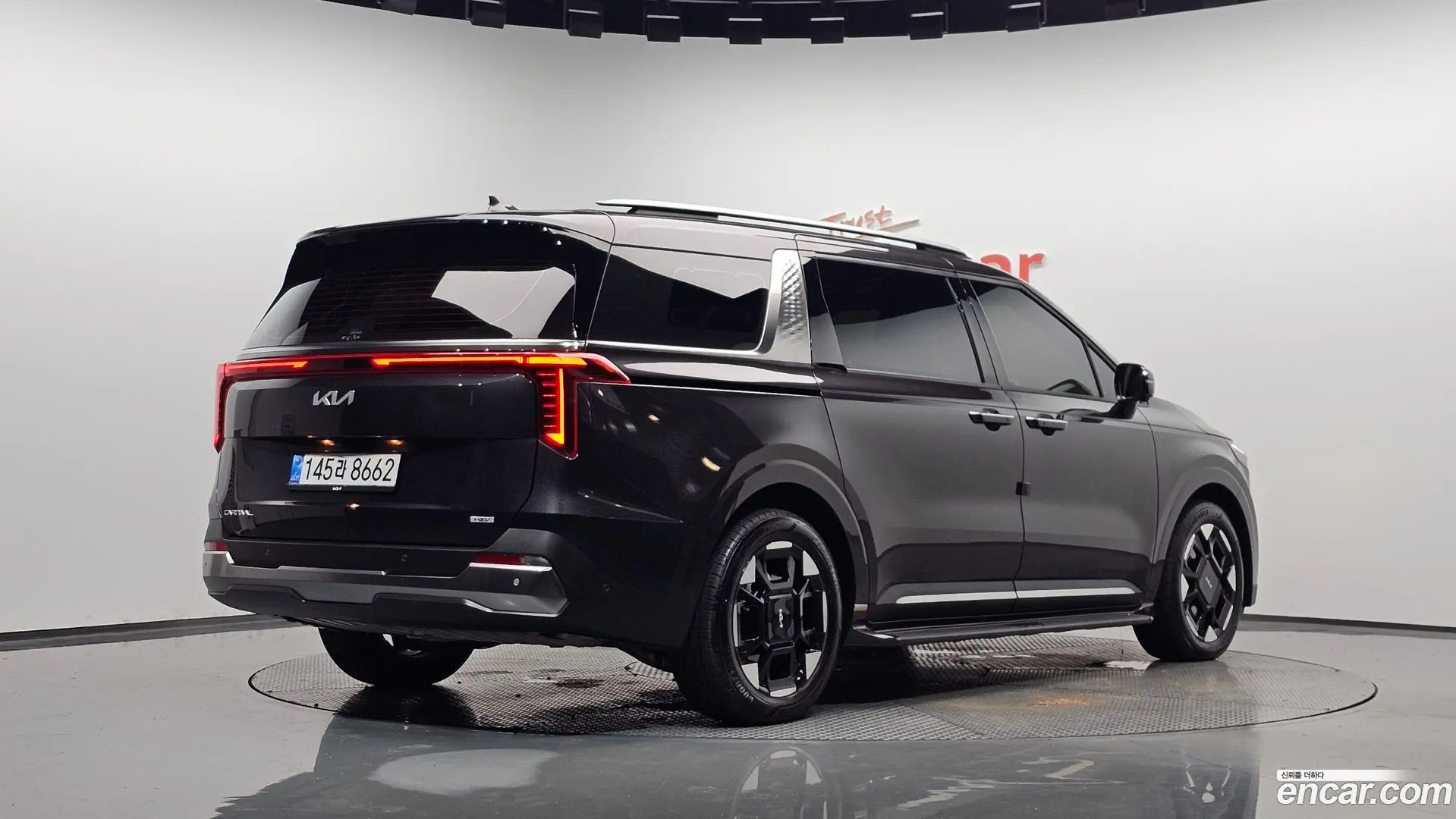 Main__Slider__Photo:Canival Kia 2025.2-1
