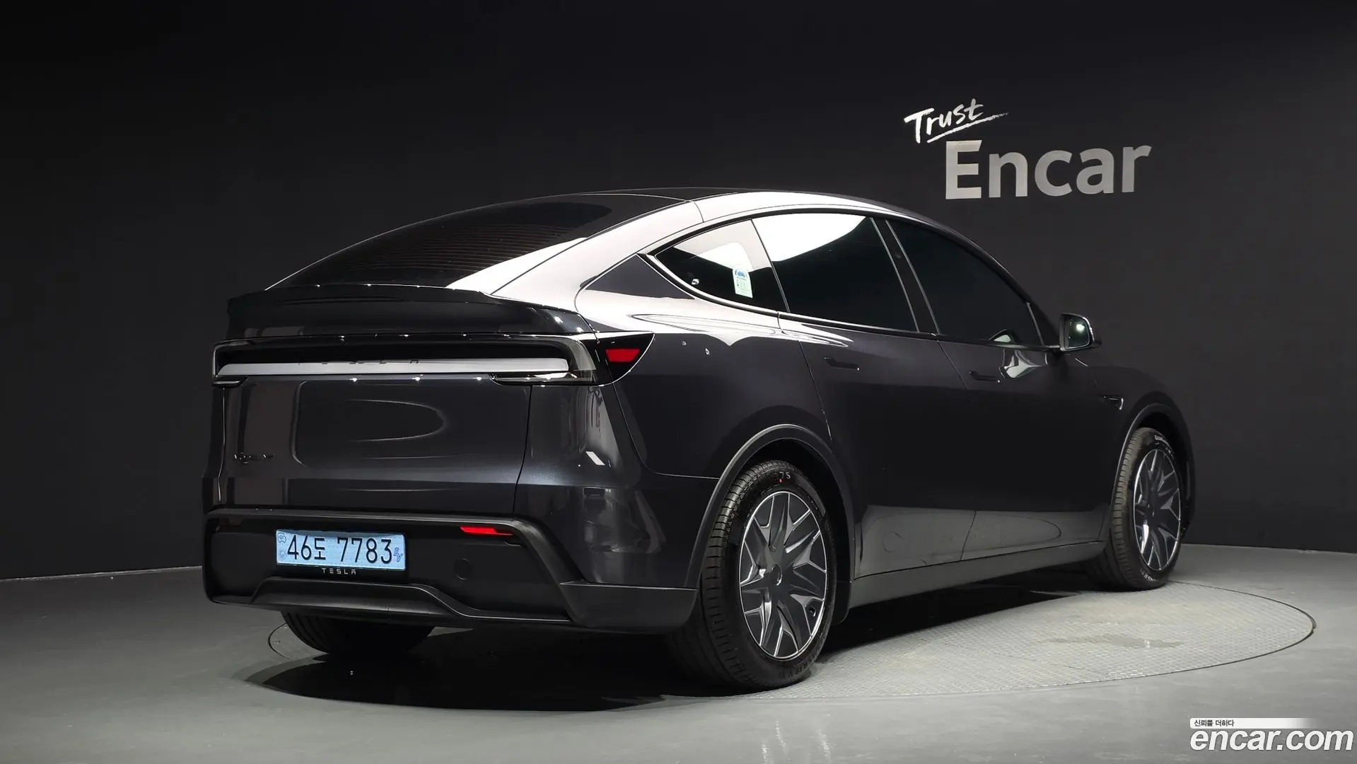 Main__Slider__Photo:Model Y Tesla 2026.5-1