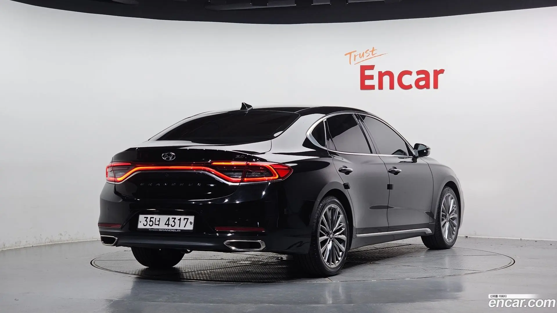 Main__Slider__Photo:Grandeur Hyundai 2019.0-1