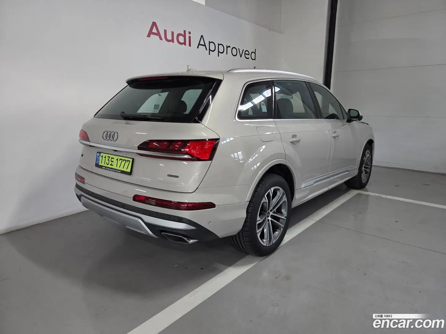 Main__Slider__Photo:Q7 Audi 2026.0-1