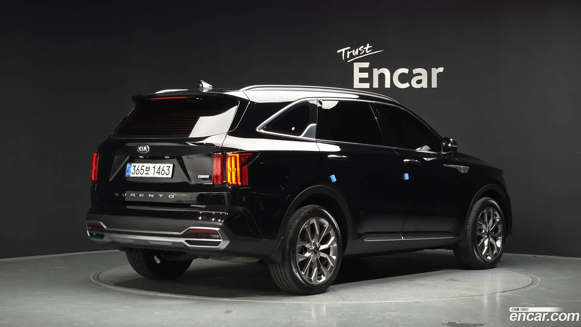 Main__Slider__Photo:Sorento Kia 2021.4-1
