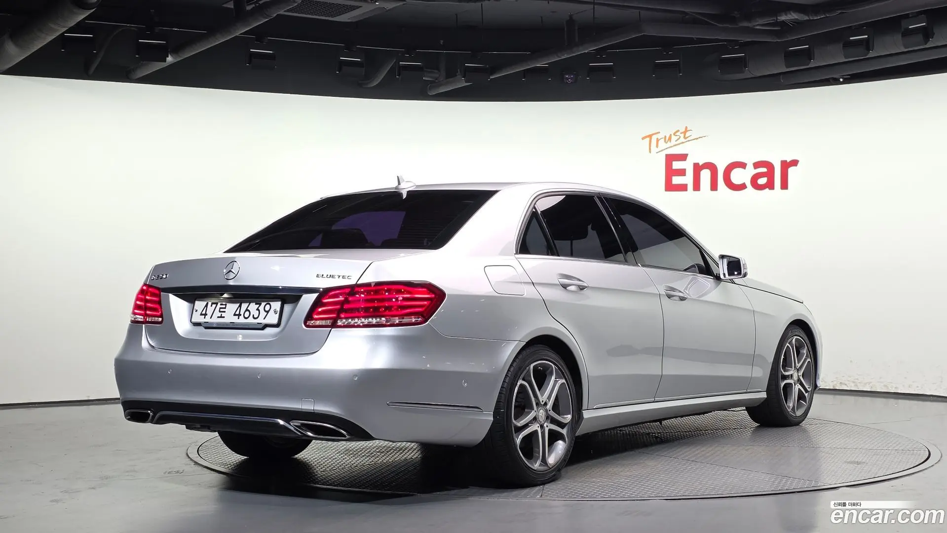 Main__Slider__Photo:E-Class Mercedes-Benz 2015.5-1