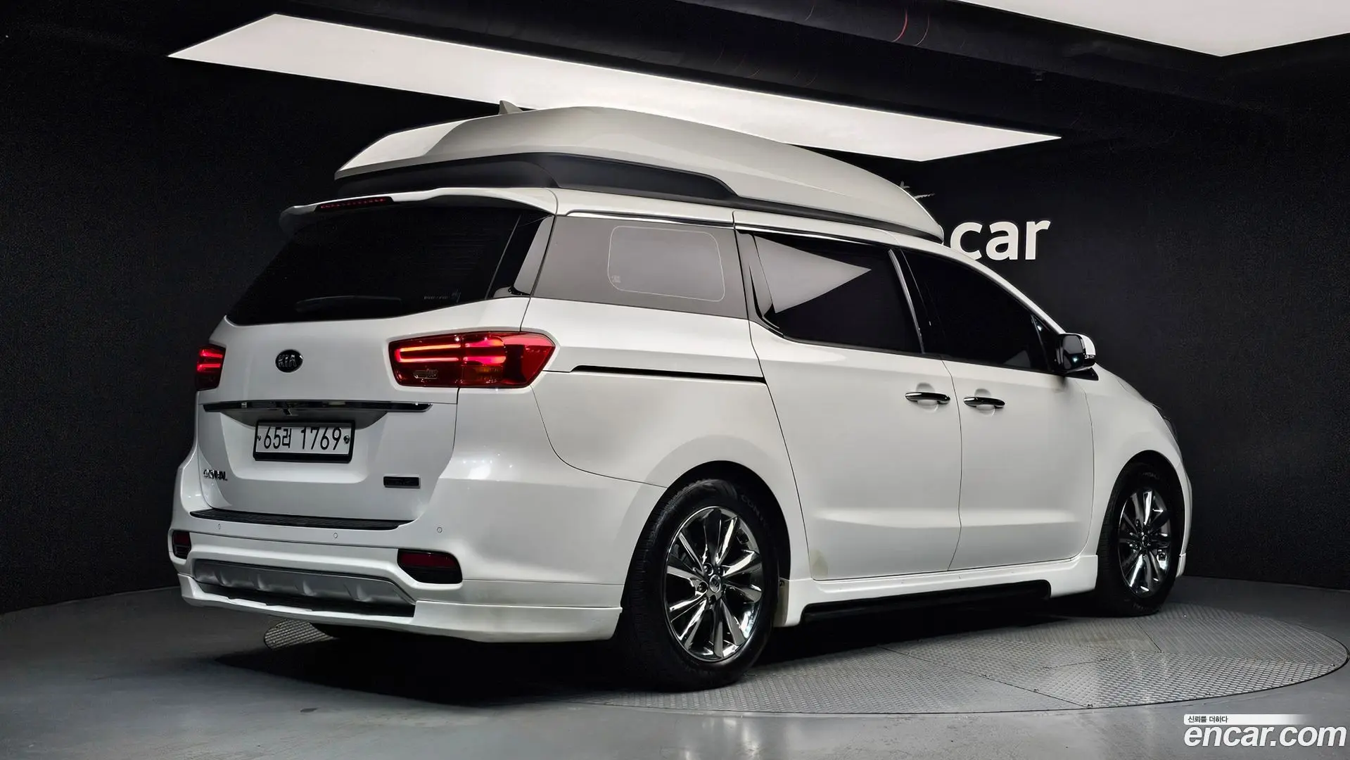 Main__Slider__Photo:Canival Kia 2019.5-1