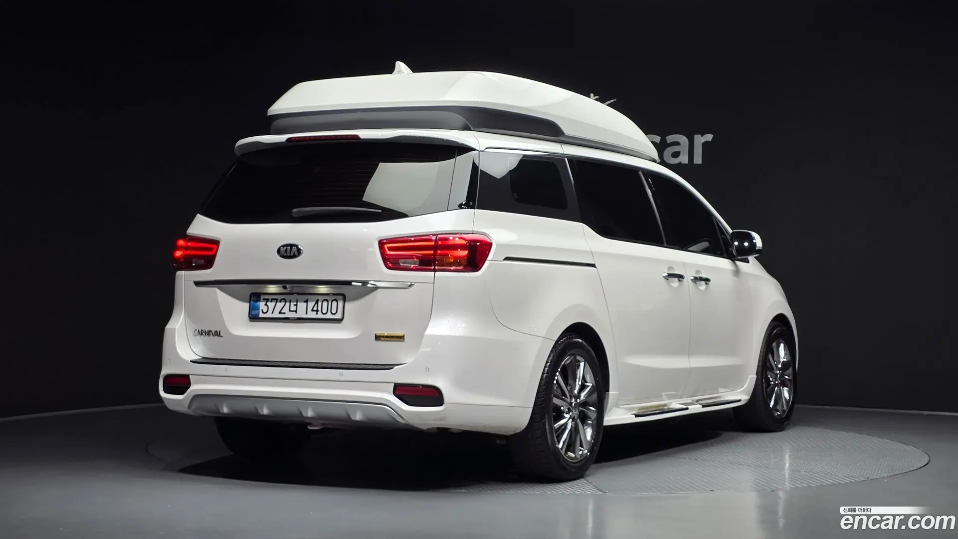 Main__Slider__Photo:Canival Kia 2019.7-1