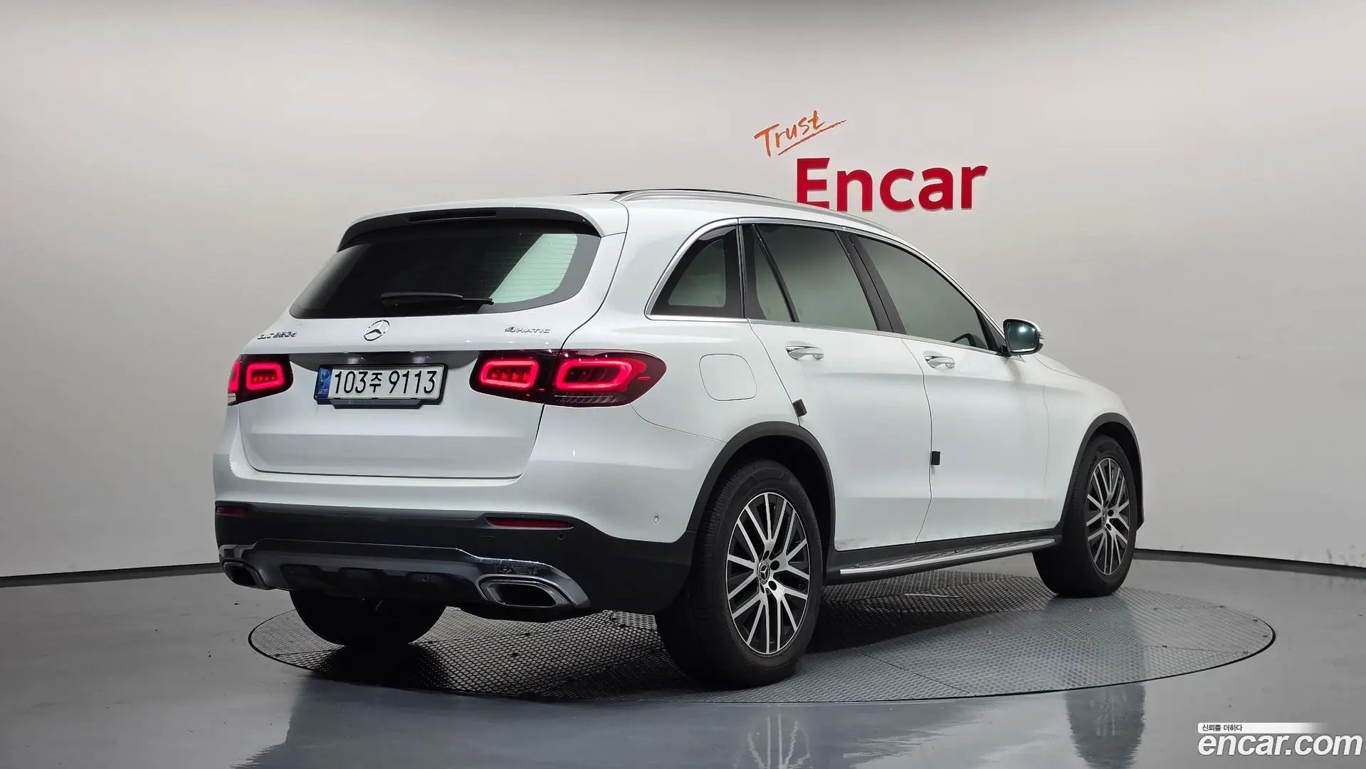 Main__Slider__Photo:GLC-Class Mercedes-Benz 2021.3-1