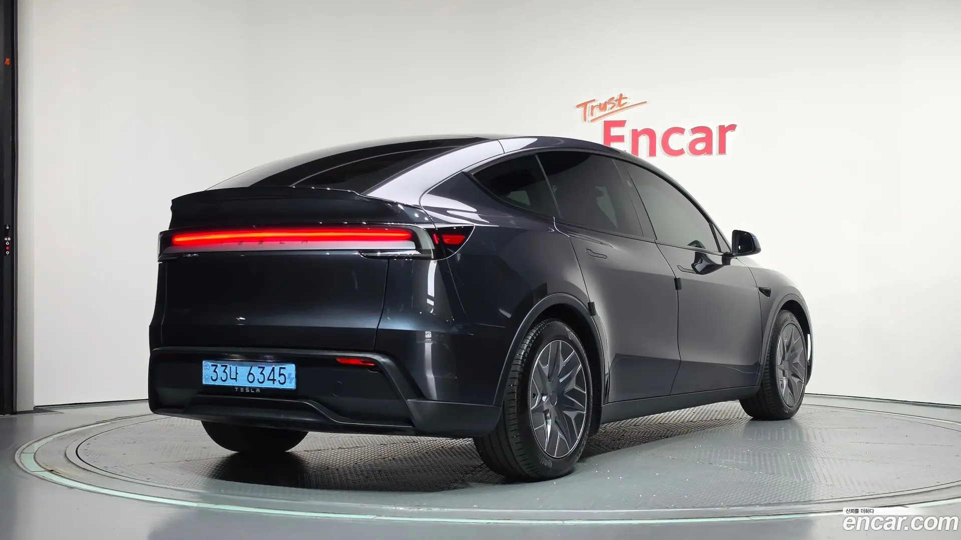 Main__Slider__Photo:Model Y Tesla 2026.3-1