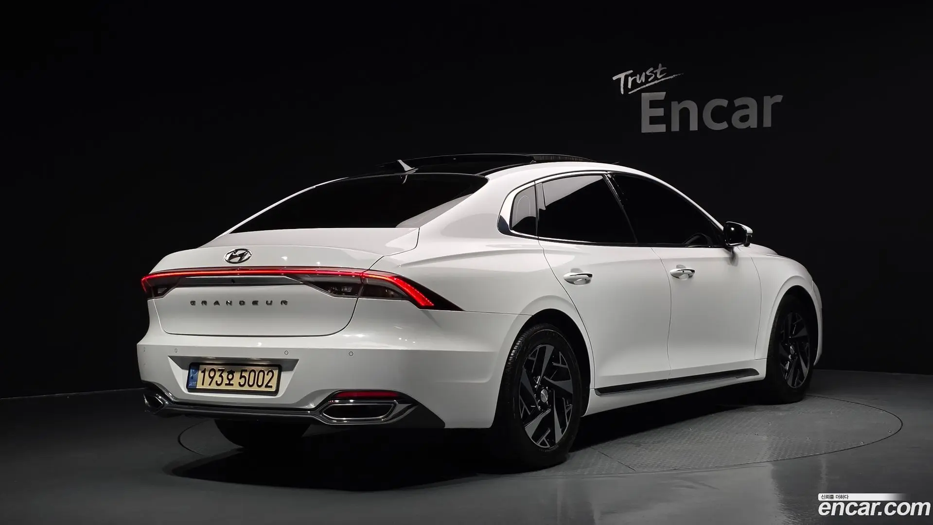 Main__Slider__Photo:Grandeur Hyundai 2022.9-1