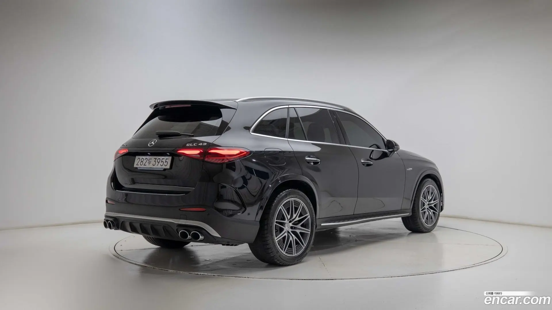 Main__Slider__Photo:GLC-Class Mercedes-Benz 2025.7-1