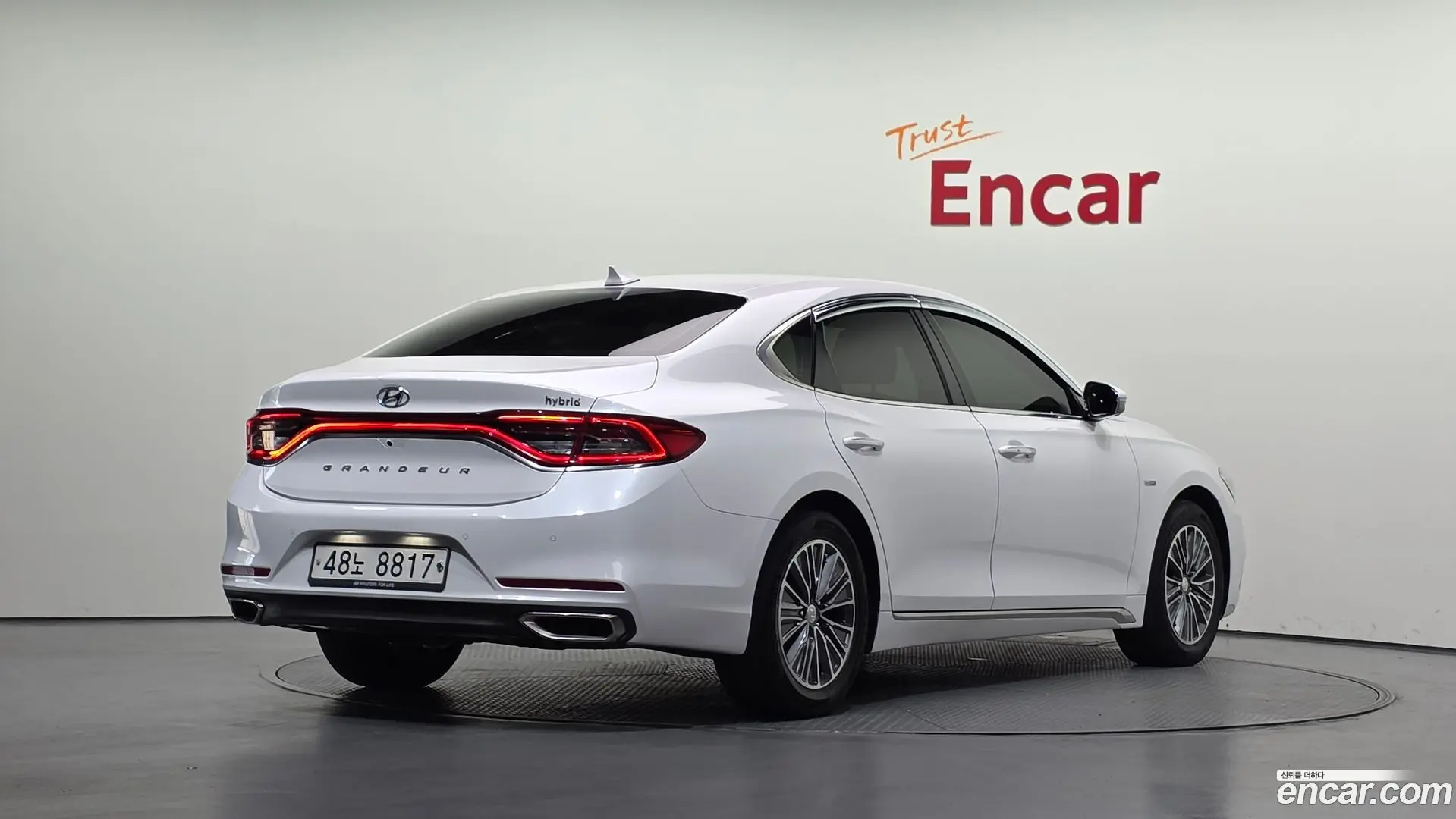 Main__Slider__Photo:Grandeur Hyundai 2019.0-1