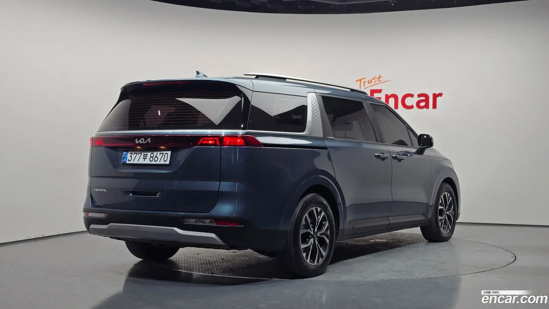 Main__Slider__Photo:Canival Kia 2022.5-1