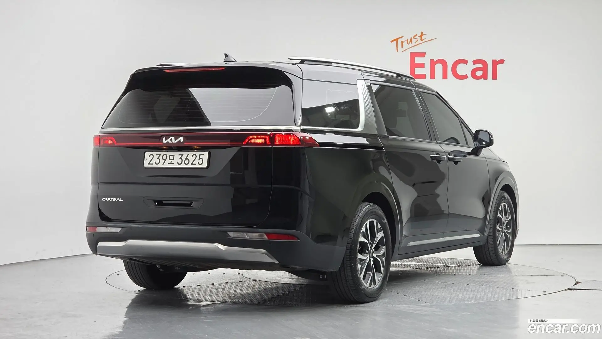 Main__Slider__Photo:Canival Kia 2022.9-1