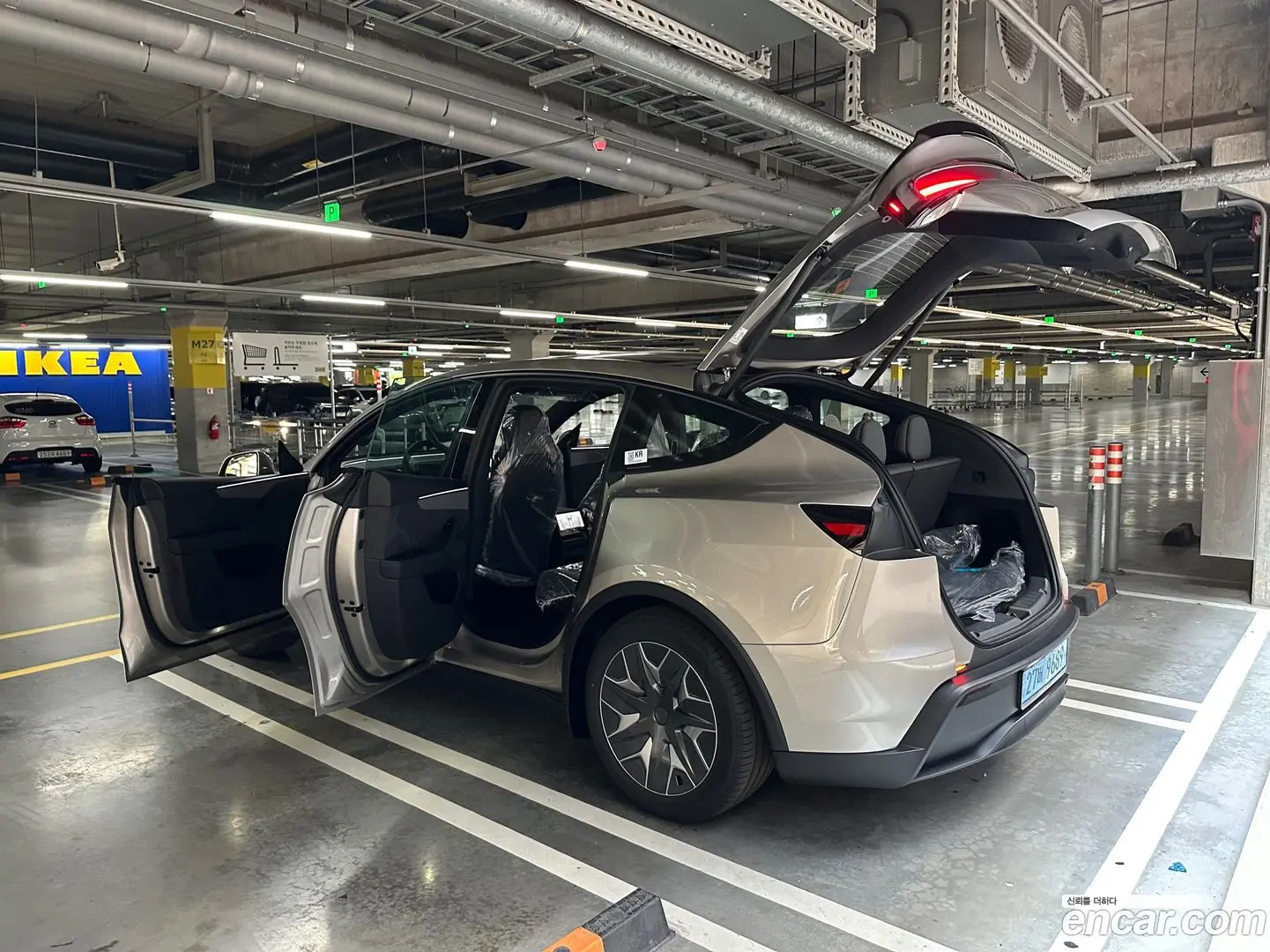 Main__Slider__Photo:Model Y Tesla 2026.8-1