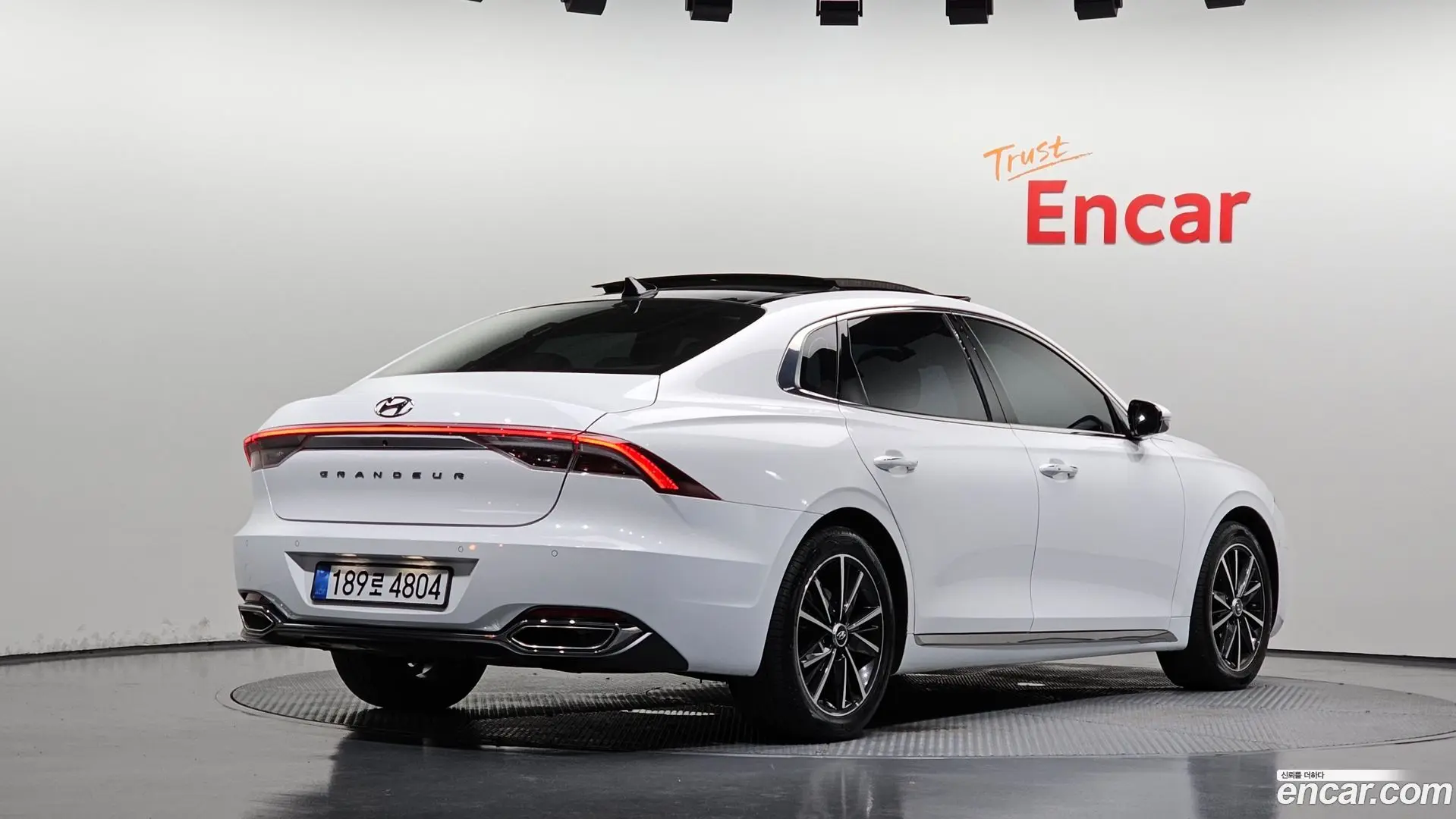 Main__Slider__Photo:Grandeur Hyundai 2022.7-1