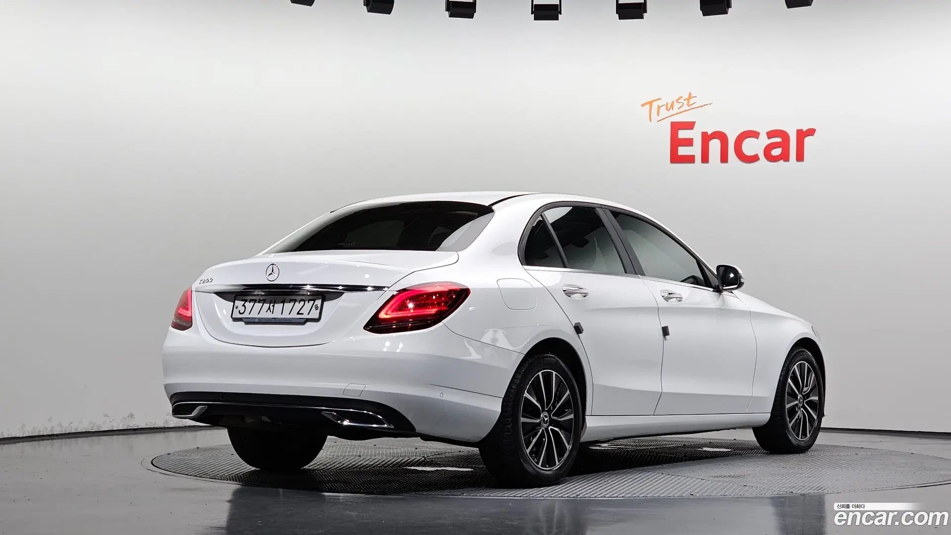 Main__Slider__Photo:C-Class Mercedes-Benz 2020.4-1