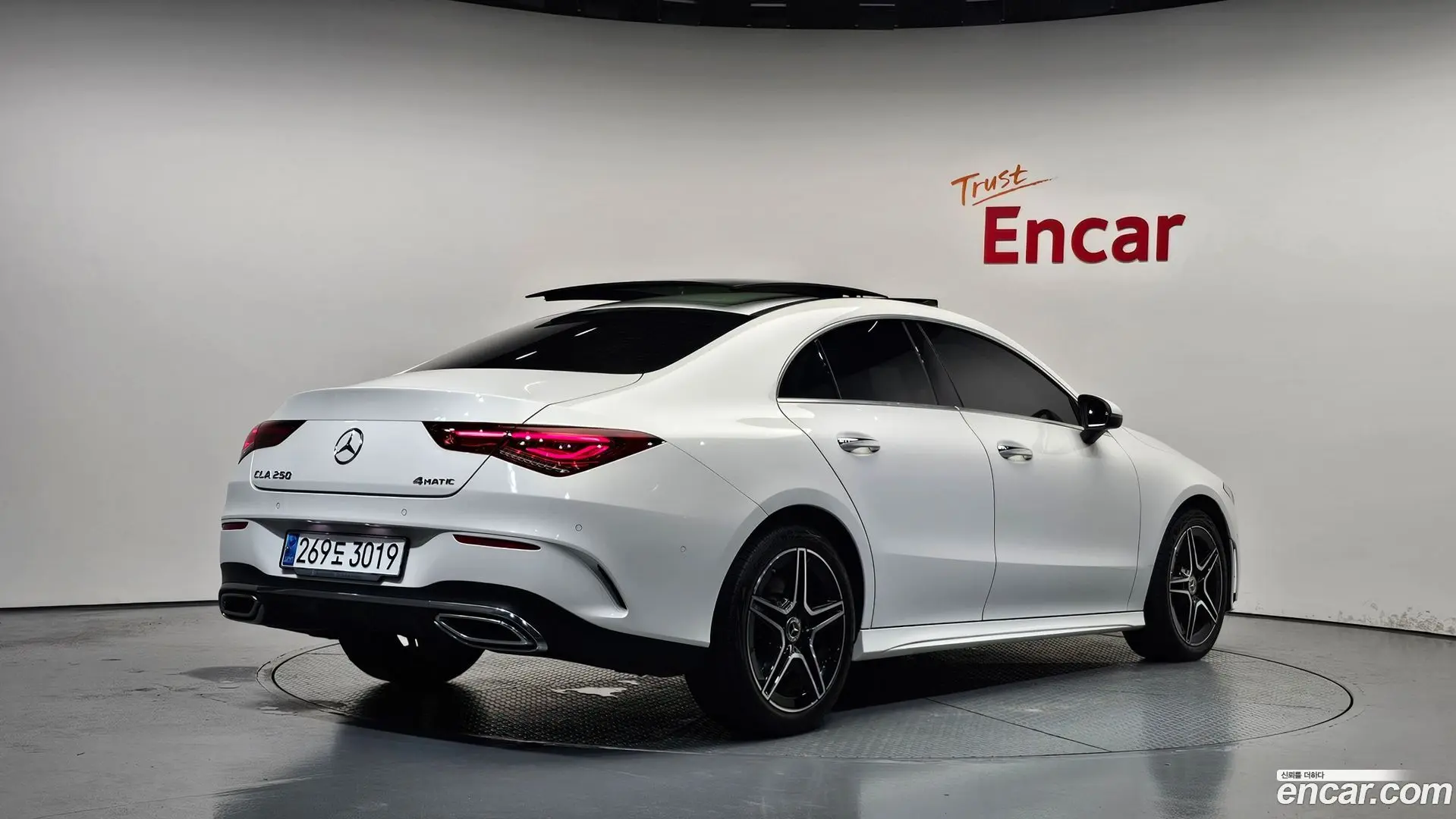 Main__Slider__Photo:CLA-Class Mercedes-Benz 2021.8-1
