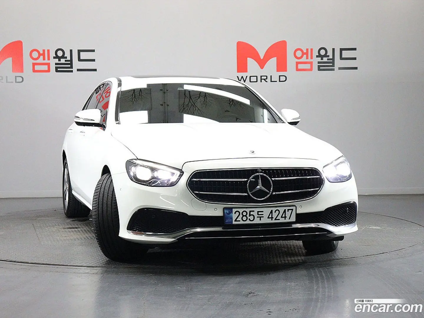 Main__Slider__Photo:E-Class Mercedes-Benz 2022.9-1