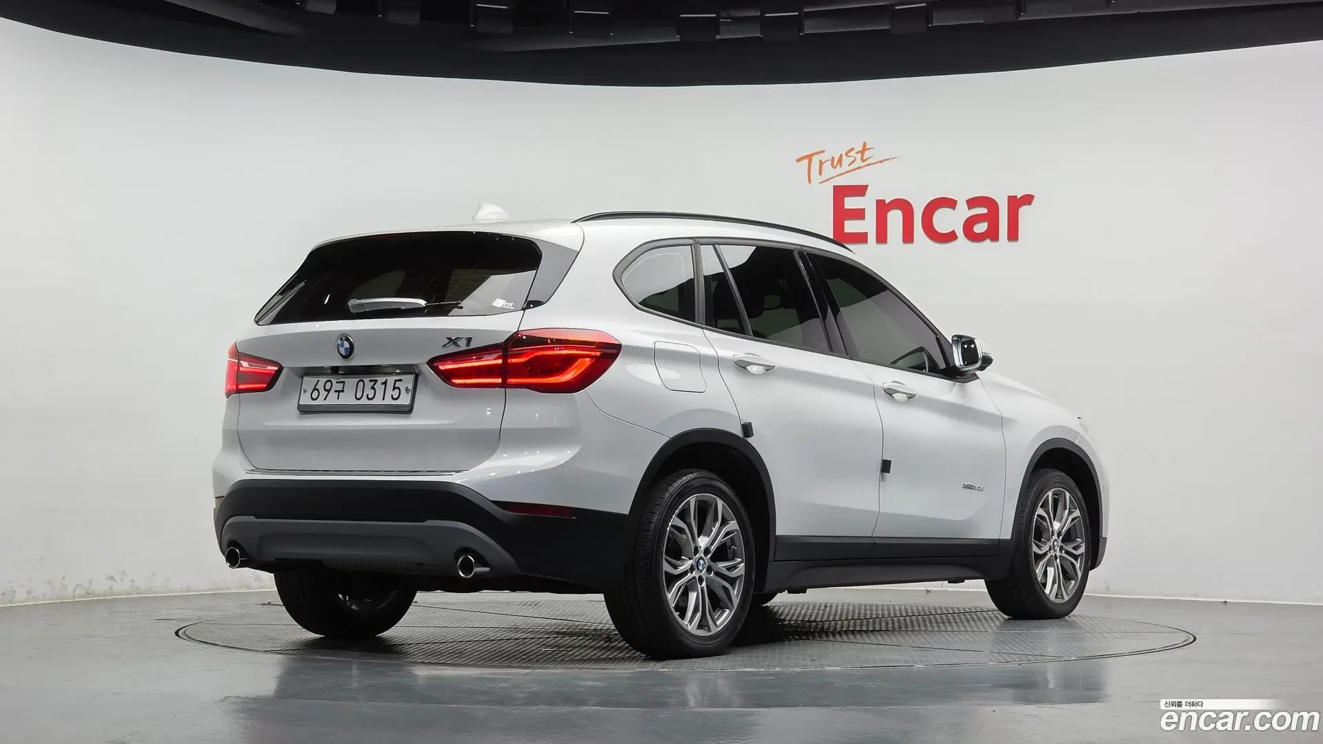 Main__Slider__Photo:X1 BMW 2016.8-1