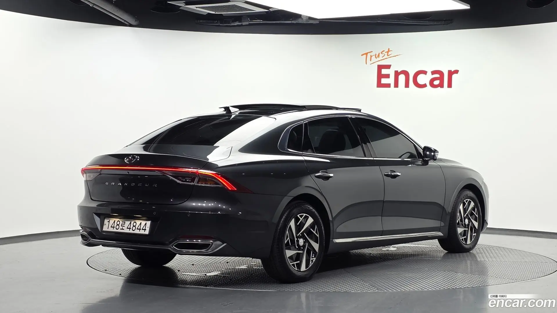 Main__Slider__Photo:Grandeur Hyundai 2022.3-1