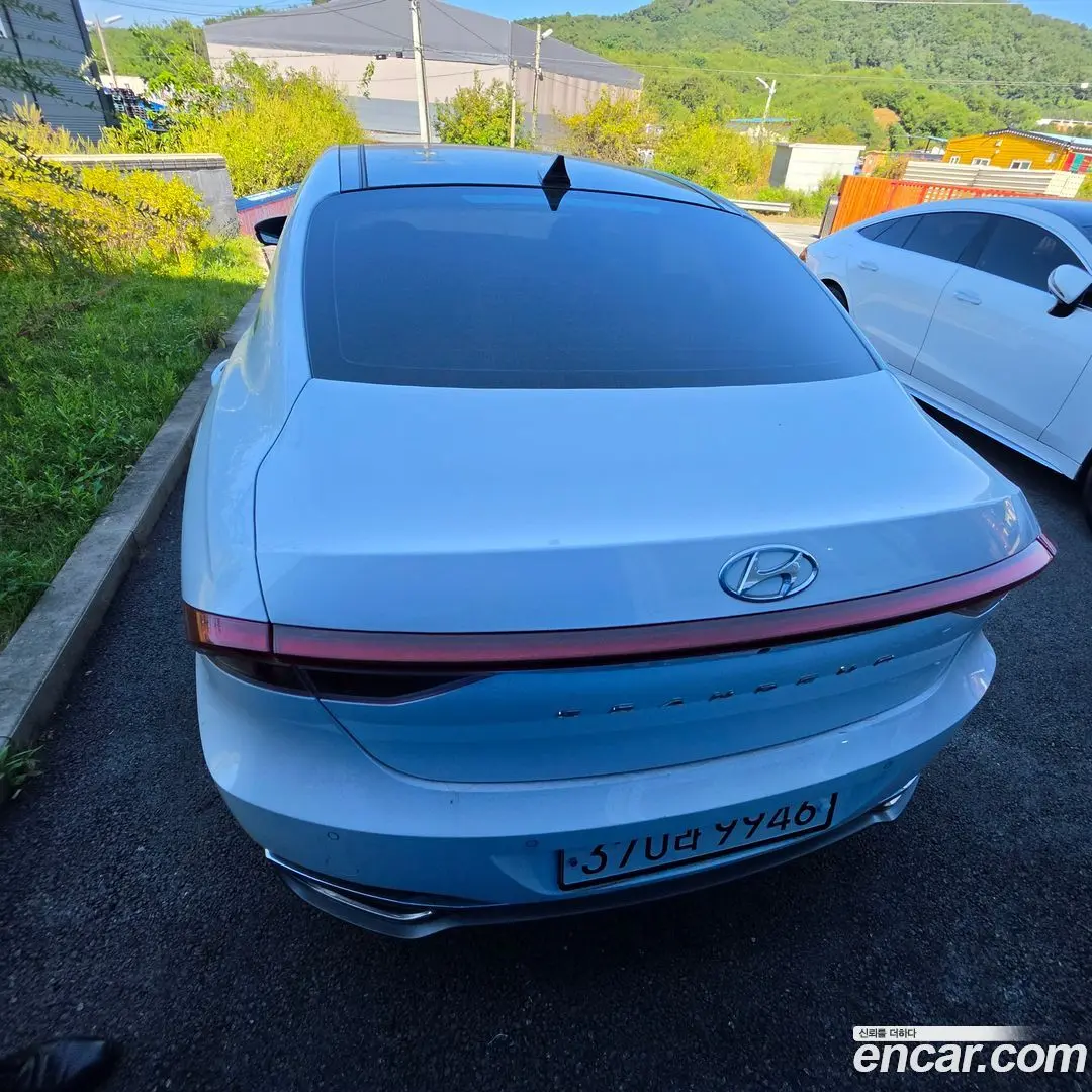 Main__Slider__Photo:Grandeur Hyundai 2021.8-1