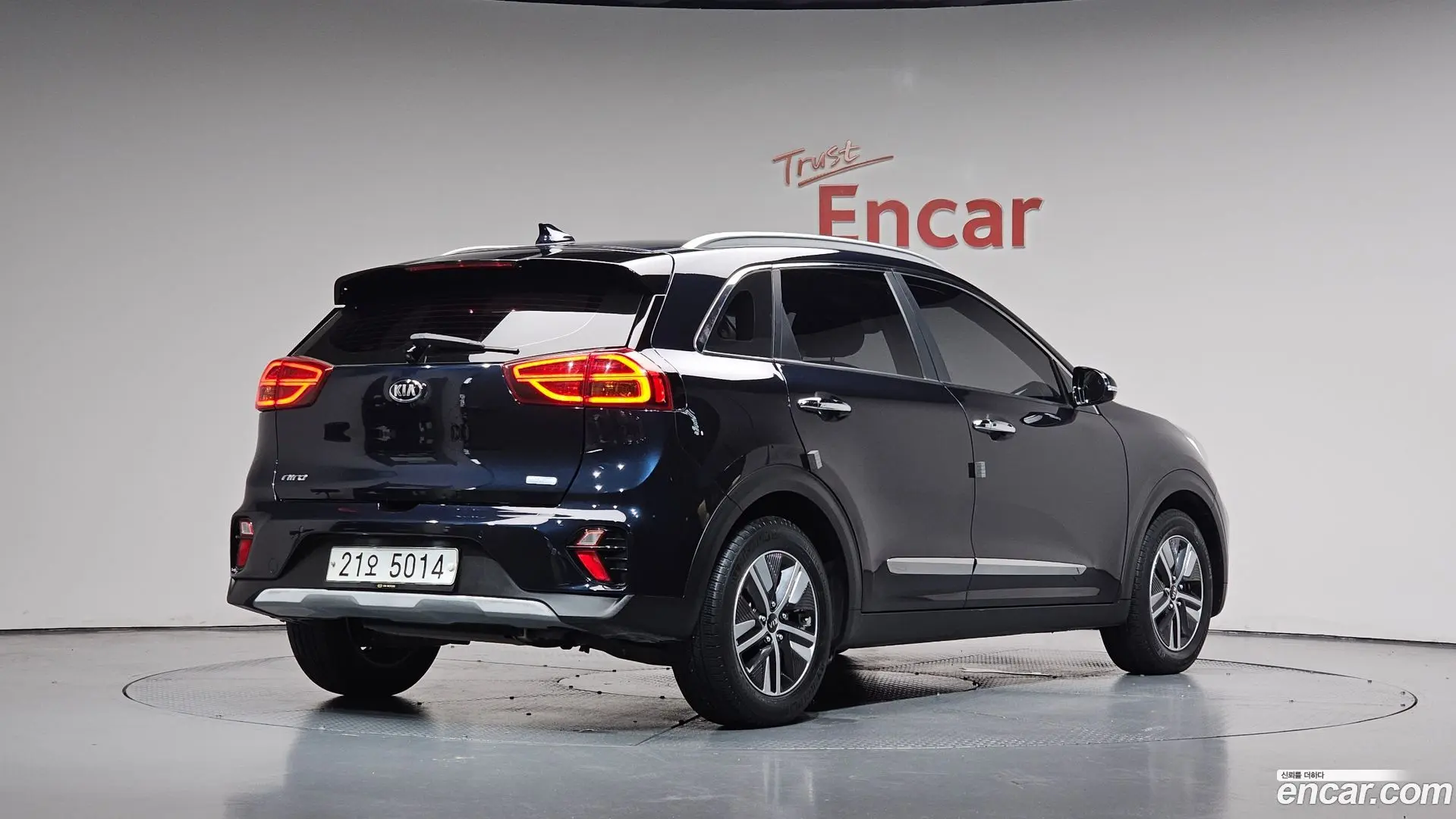 Main__Slider__Photo:Niro Kia 2019.2-1
