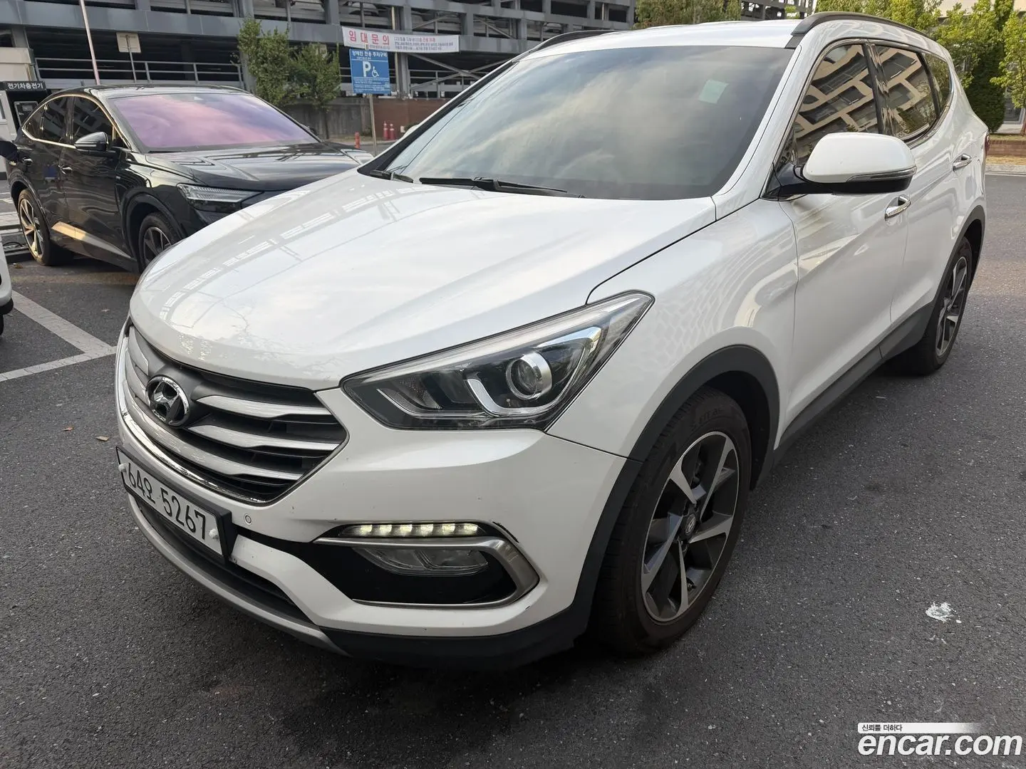 Main__Slider__Photo:Santafe Hyundai 2016.2-1