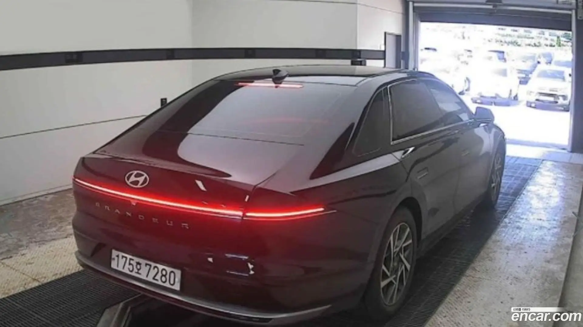 Main__Slider__Photo:Grandeur Hyundai 2023.7-1