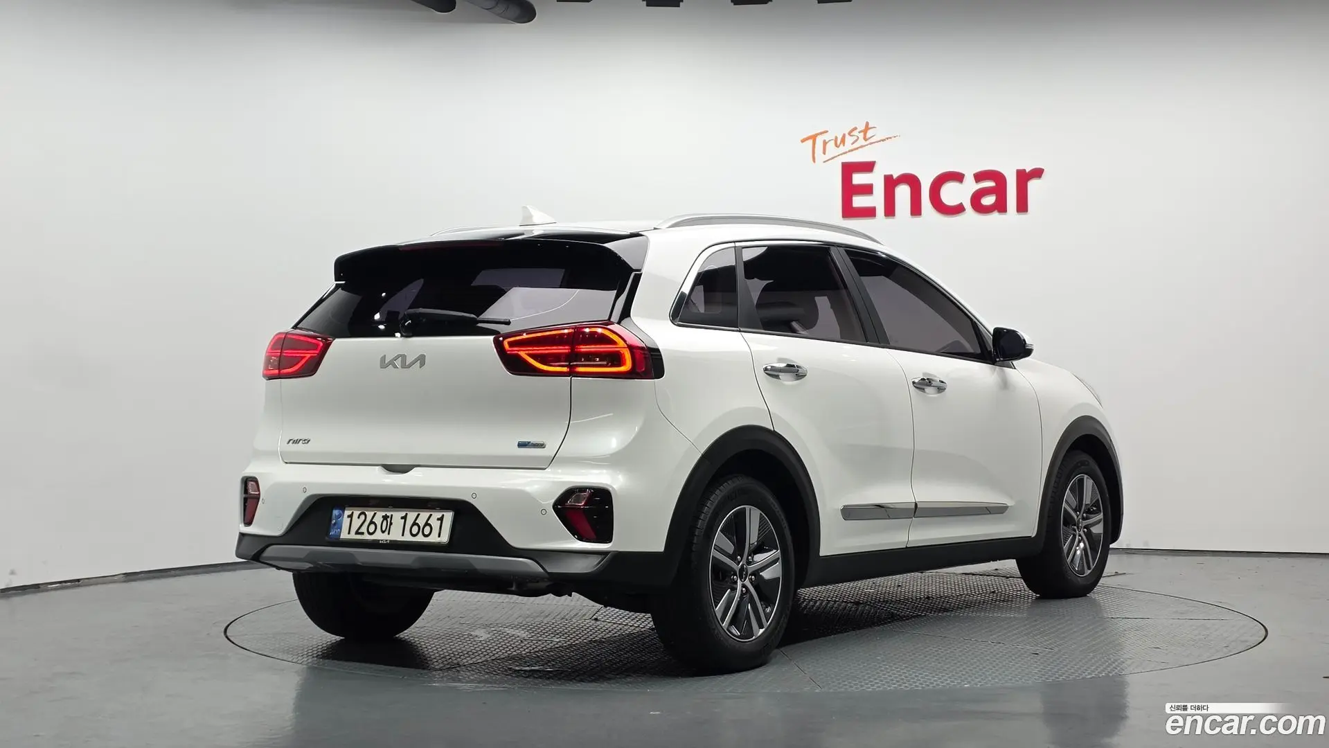 Main__Slider__Photo:Niro Kia 2021.8-1