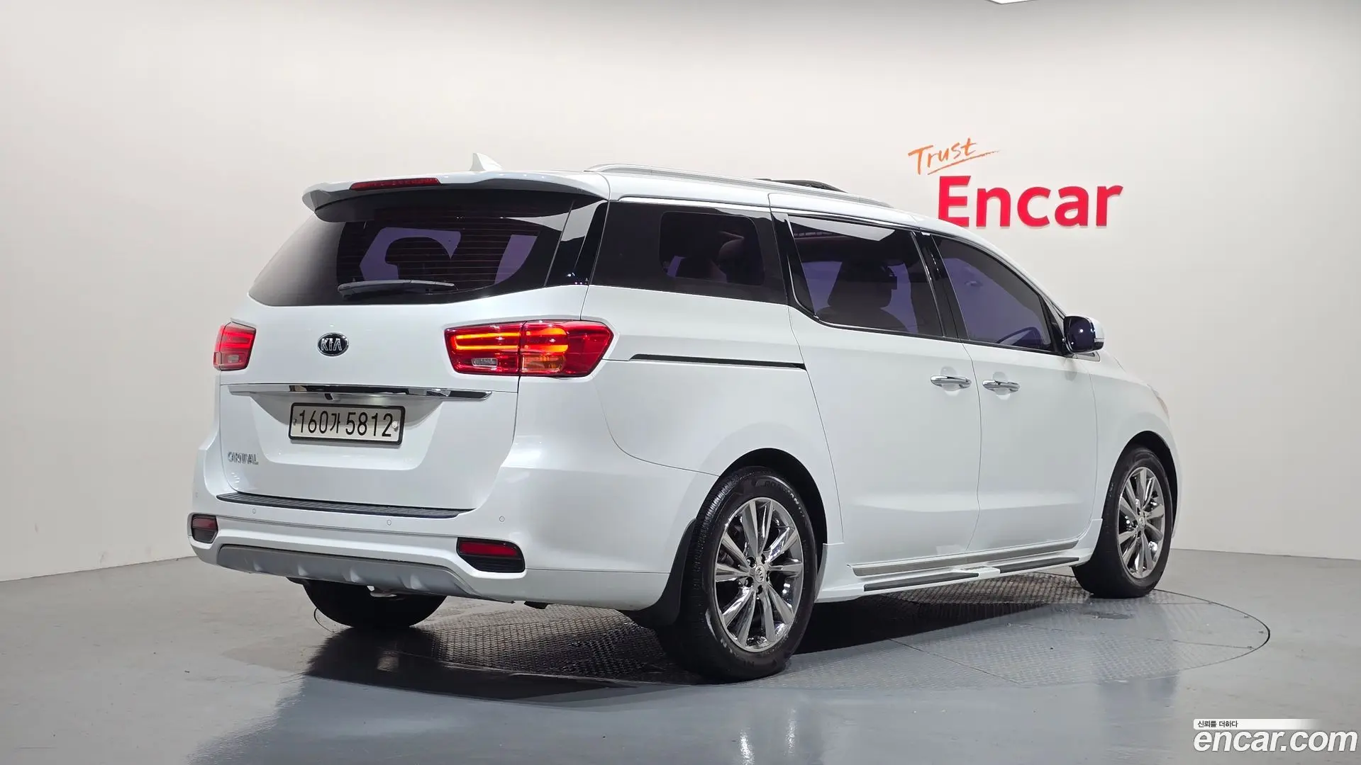 Main__Slider__Photo:Canival Kia 2019.2-1