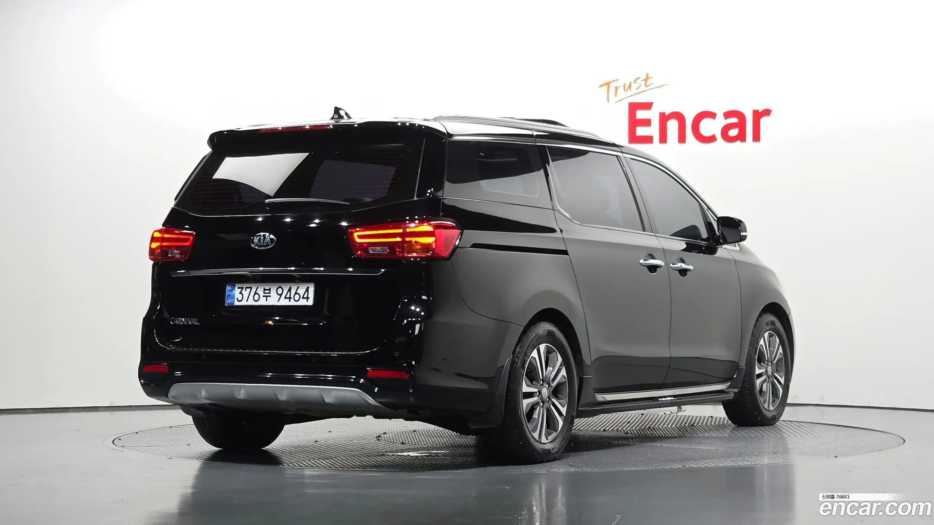 Main__Slider__Photo:Canival Kia 2019.0-1