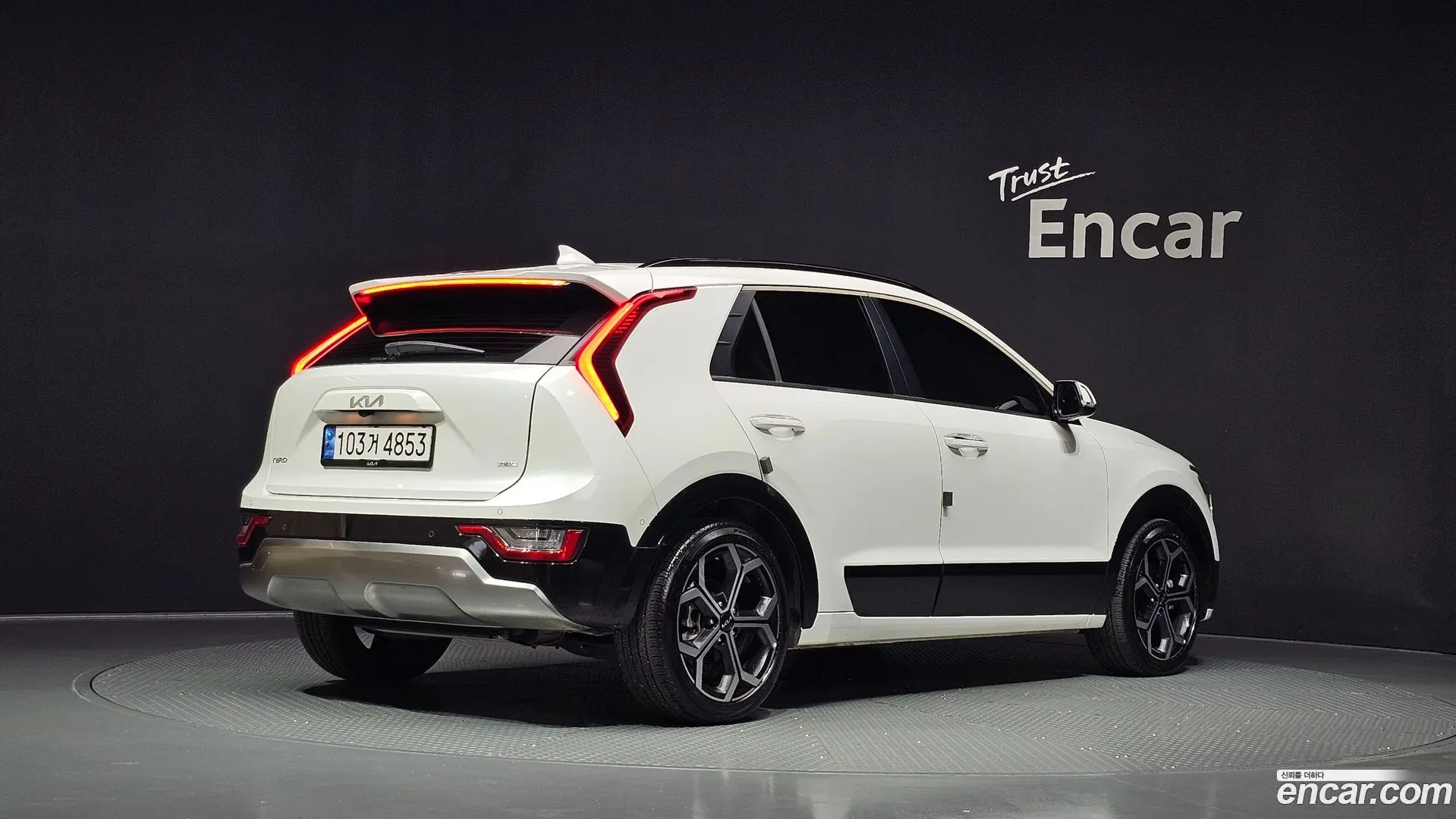 Main__Slider__Photo:Niro Kia 2022.6-1