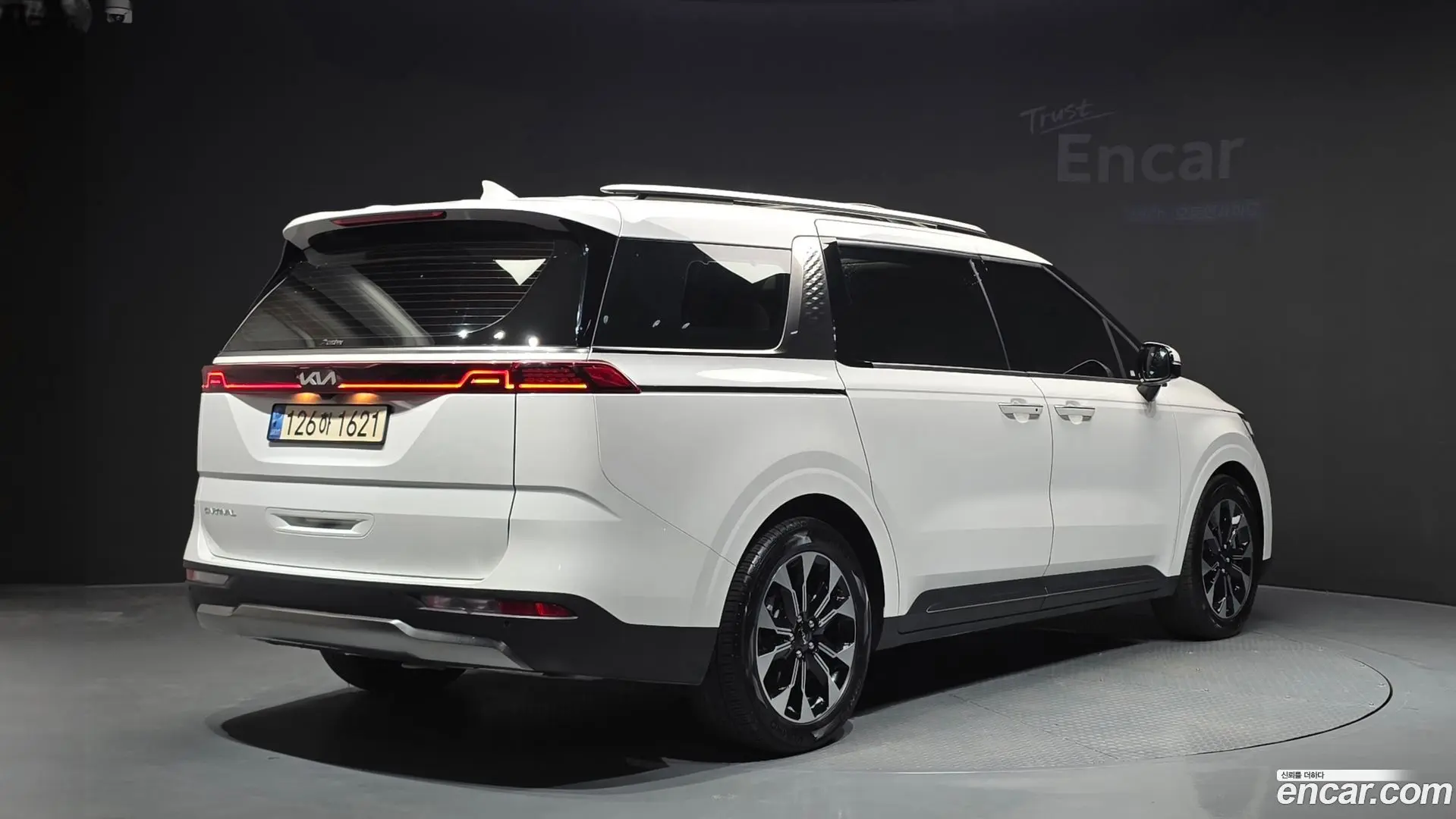 Main__Slider__Photo:Canival Kia 2021.8-1