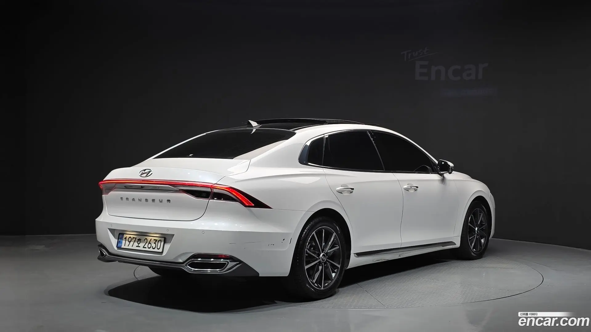 Main__Slider__Photo:Grandeur Hyundai 2022.6-1