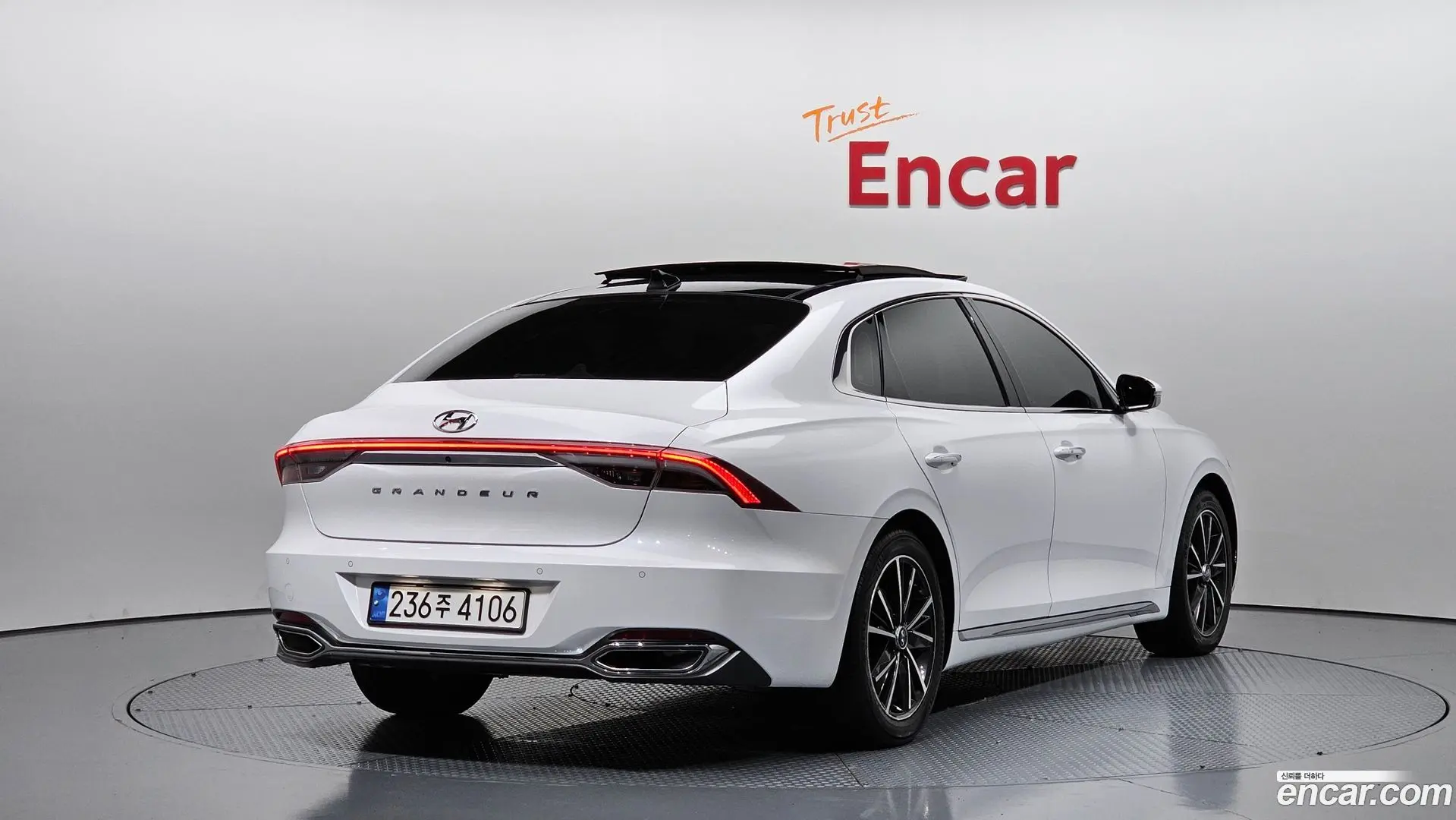 Main__Slider__Photo:Grandeur Hyundai 2020.10-1