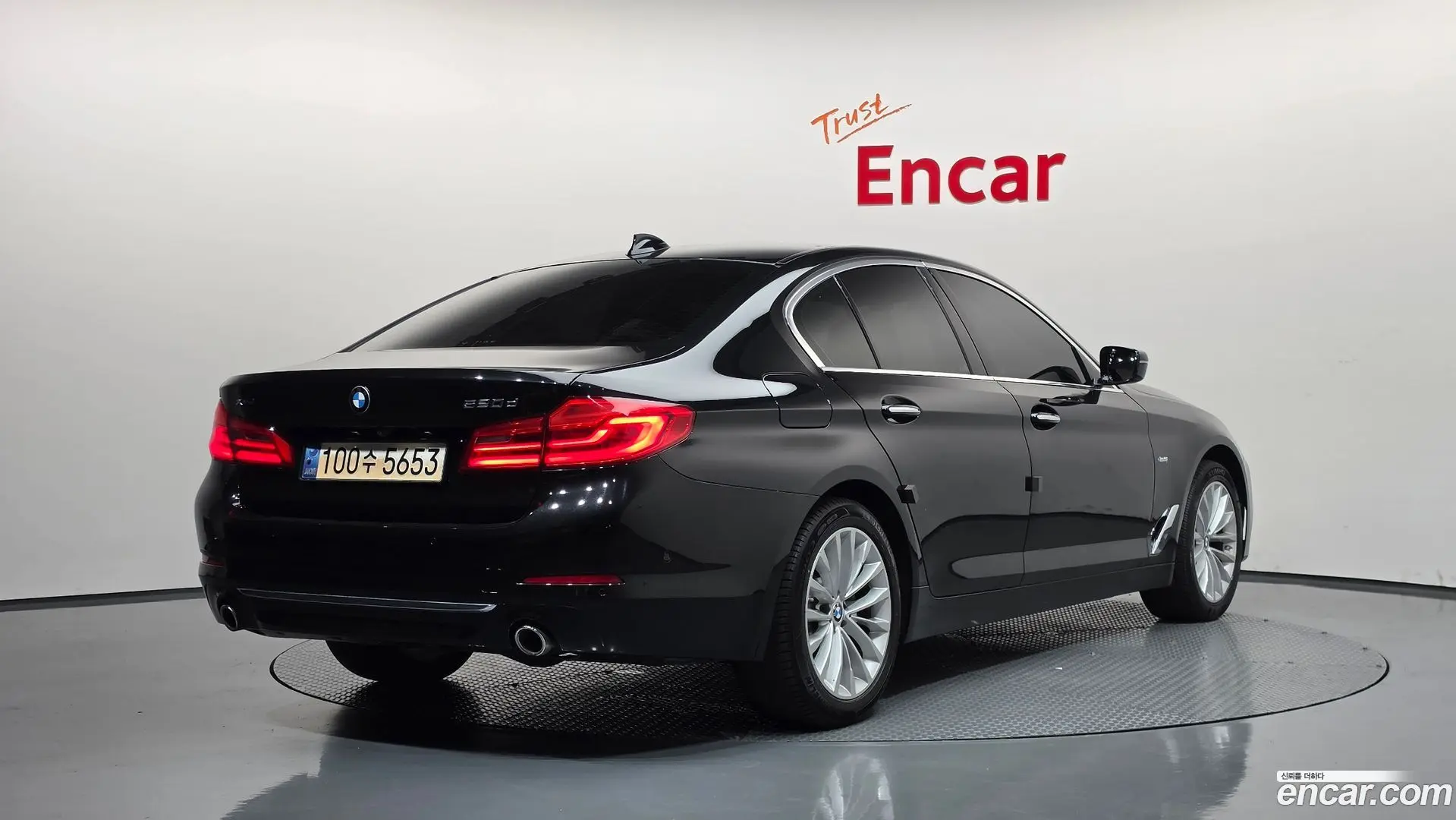 Main__Slider__Photo:5-Series BMW 2018.9-1